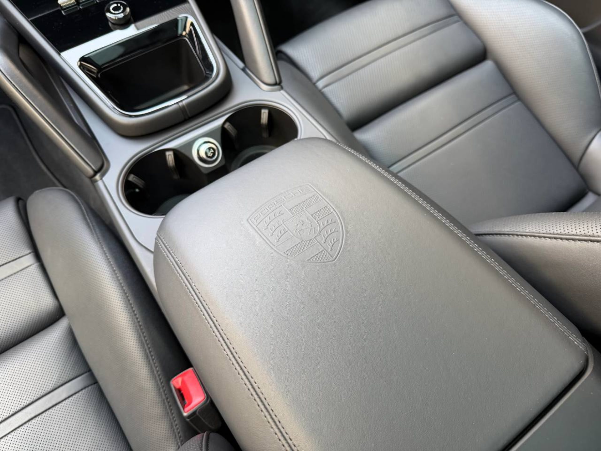 PORSCHE Cayenne E-Hybrid-image-34