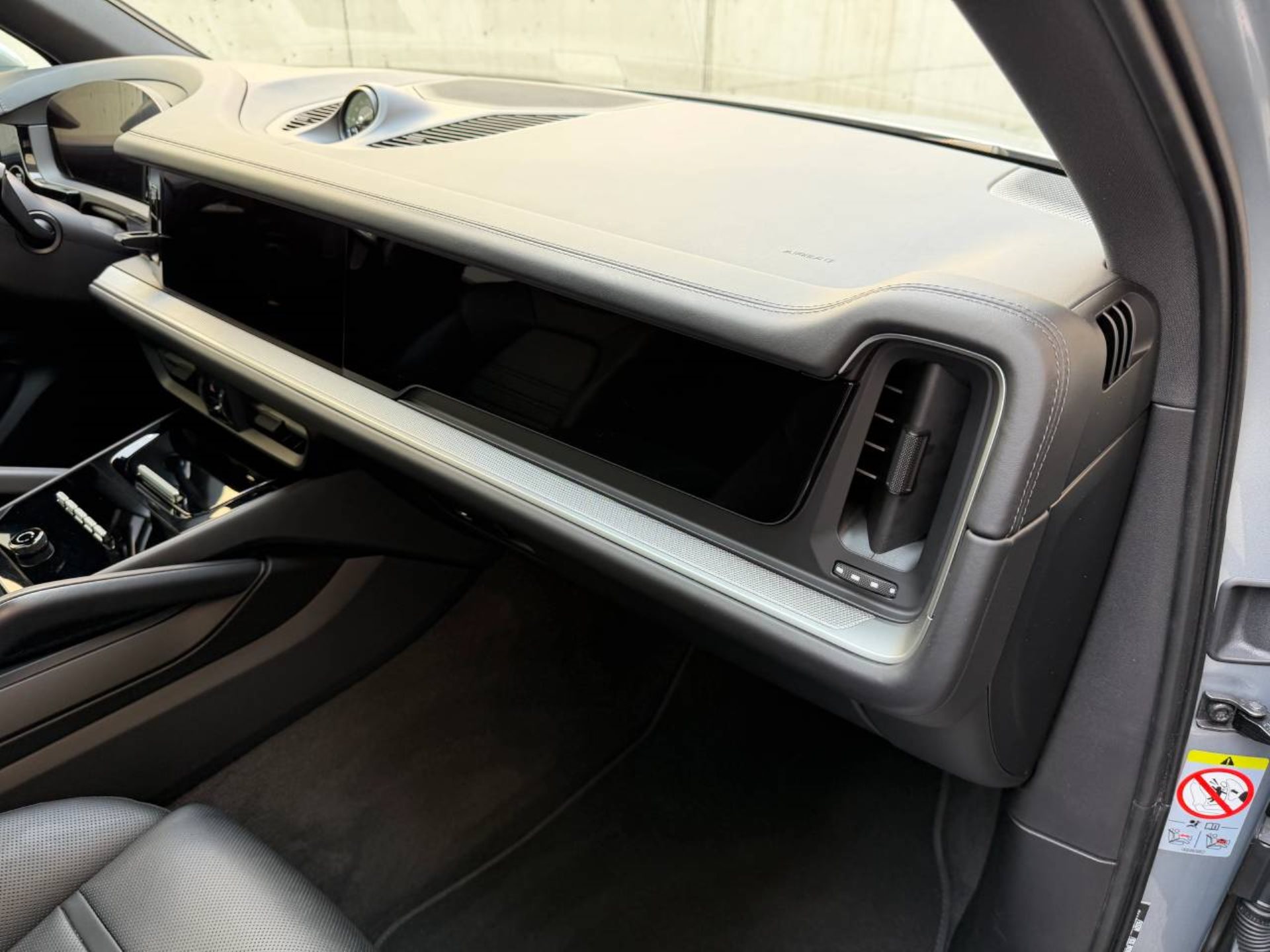 PORSCHE Cayenne E-Hybrid-image-28