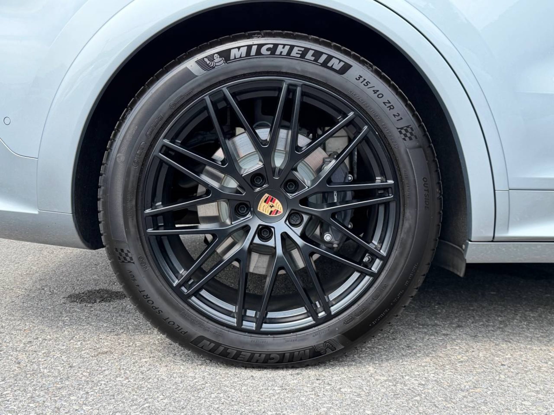 PORSCHE Cayenne E-Hybrid-image-11