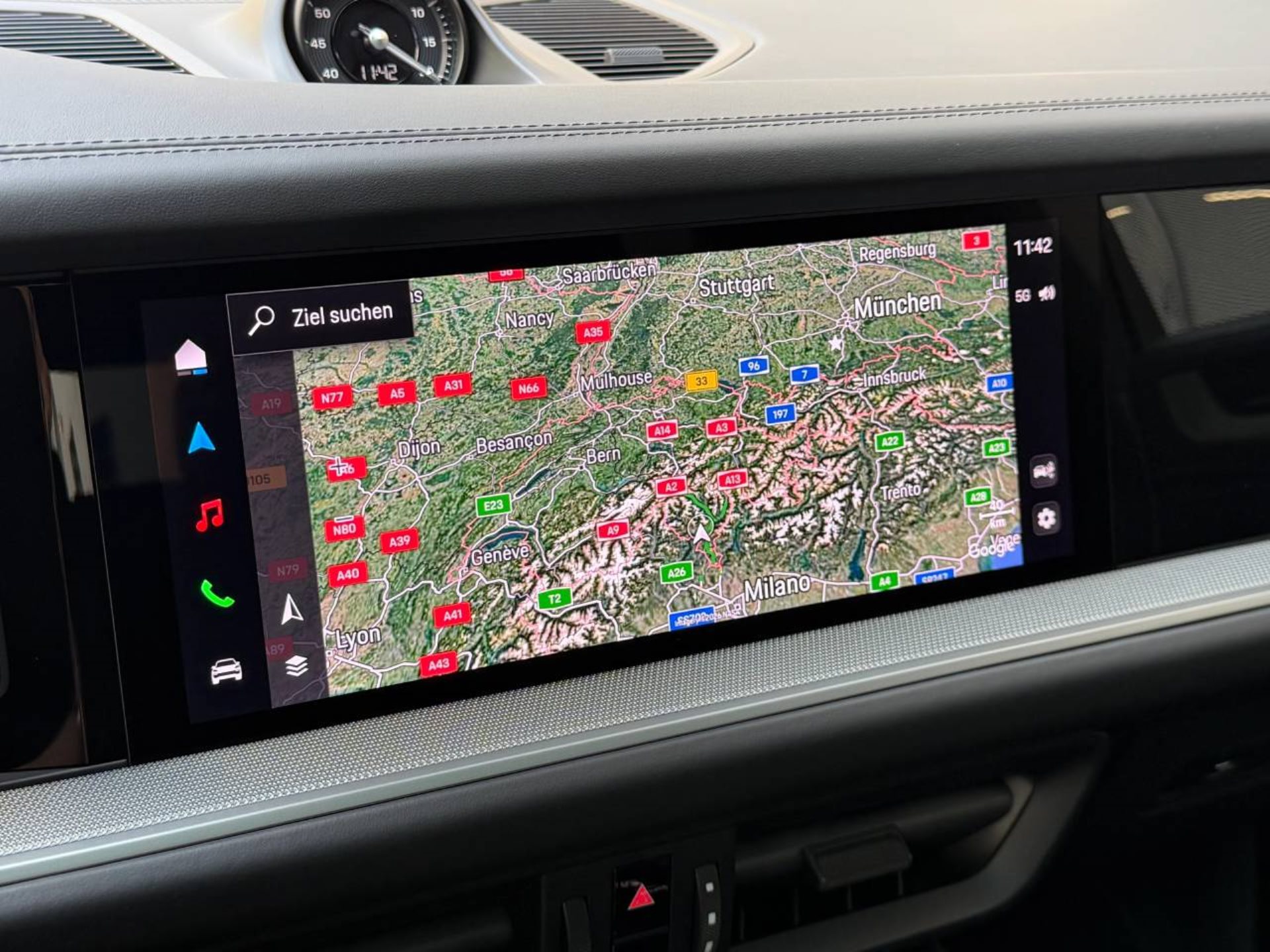 PORSCHE Cayenne E-Hybrid-image-21