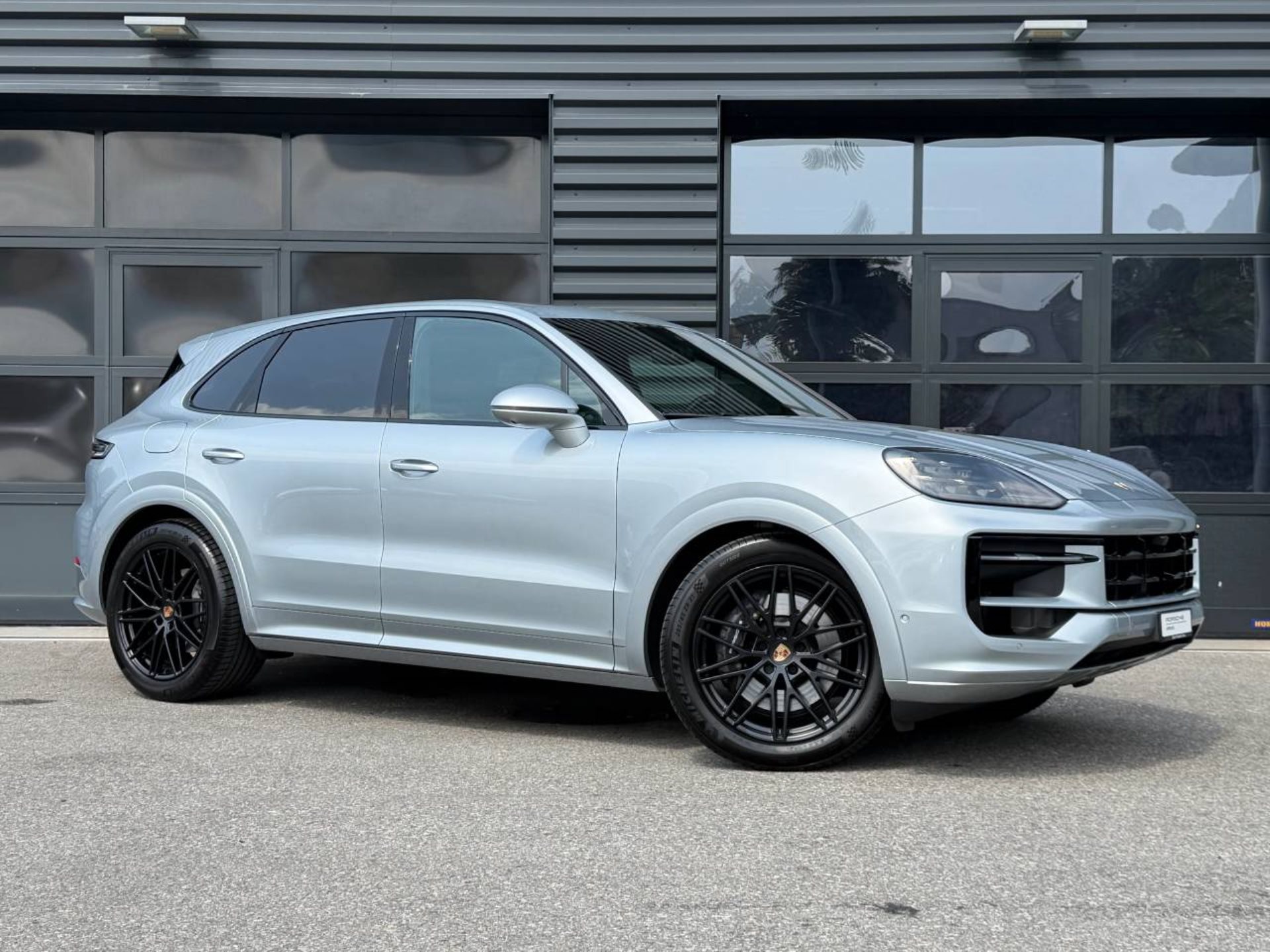 PORSCHE Cayenne E-Hybrid-image-8