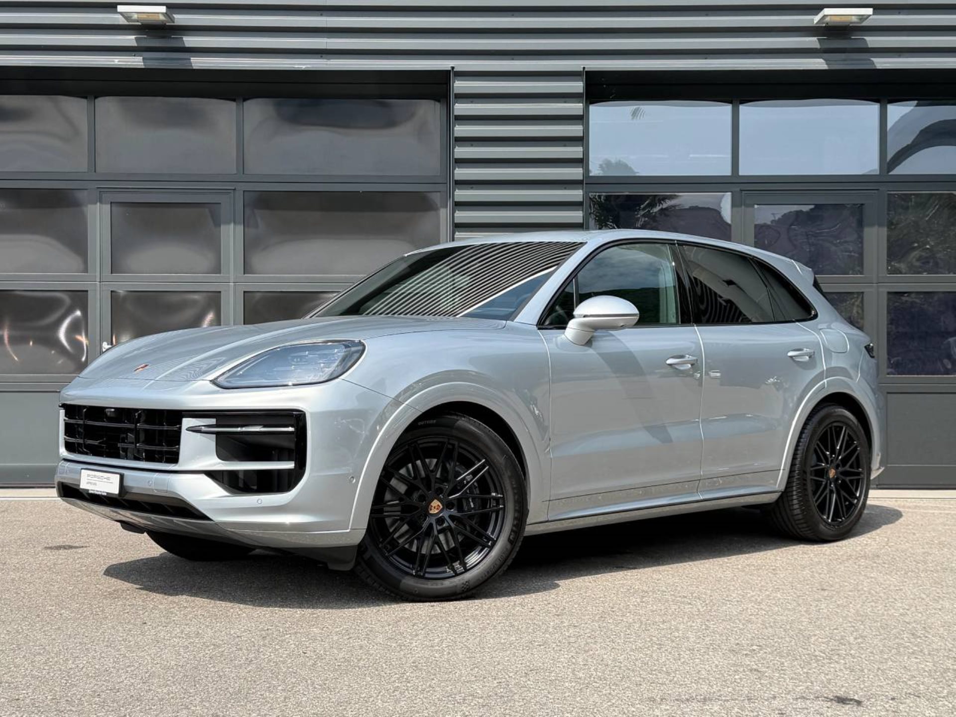 PORSCHE Cayenne E-Hybrid-image-0