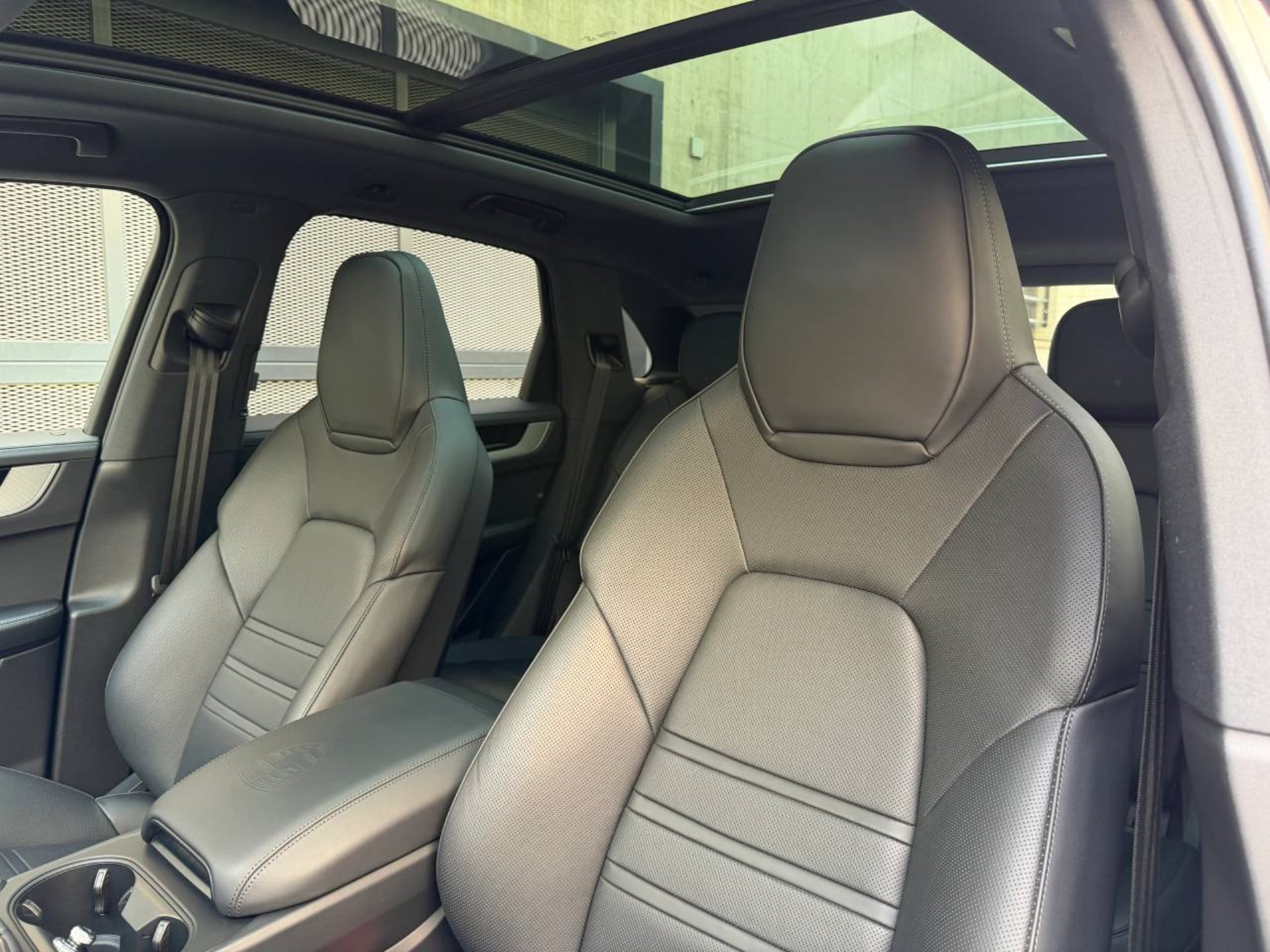 PORSCHE Cayenne E-Hybrid-image-19