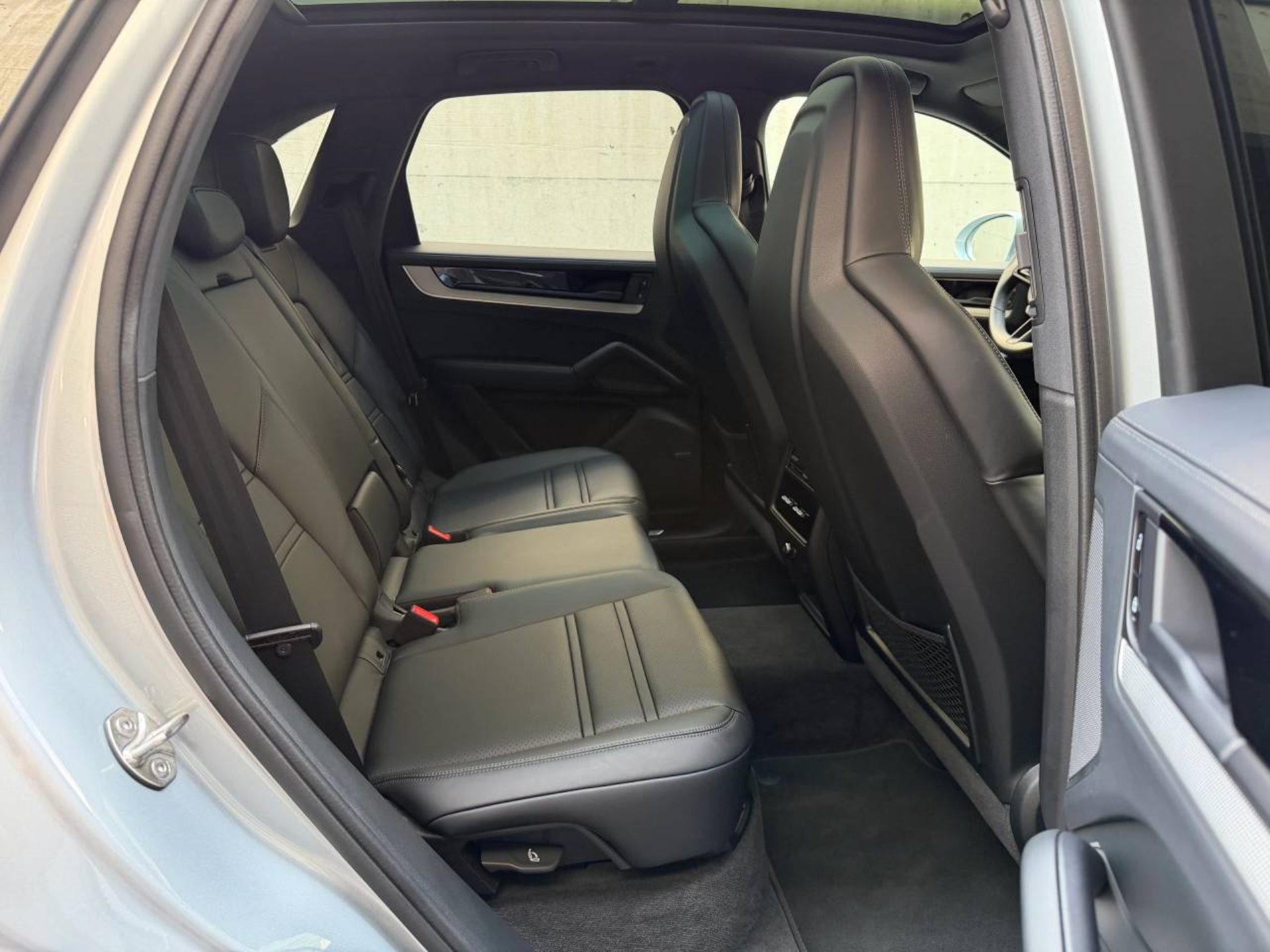 PORSCHE Cayenne E-Hybrid-image-29
