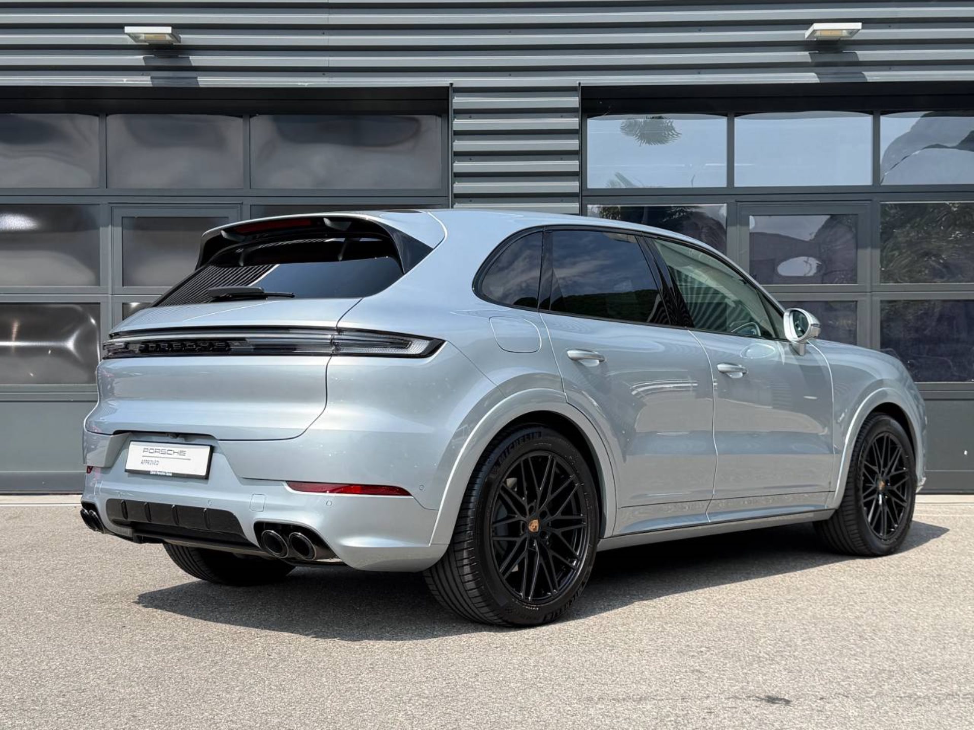 PORSCHE Cayenne E-Hybrid-image-6