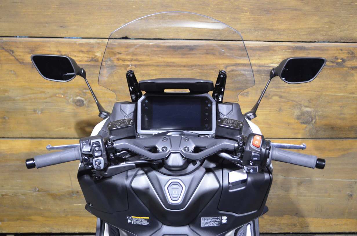 YAMAHA TMax 560 ABS Tech Max-showroom-element-2