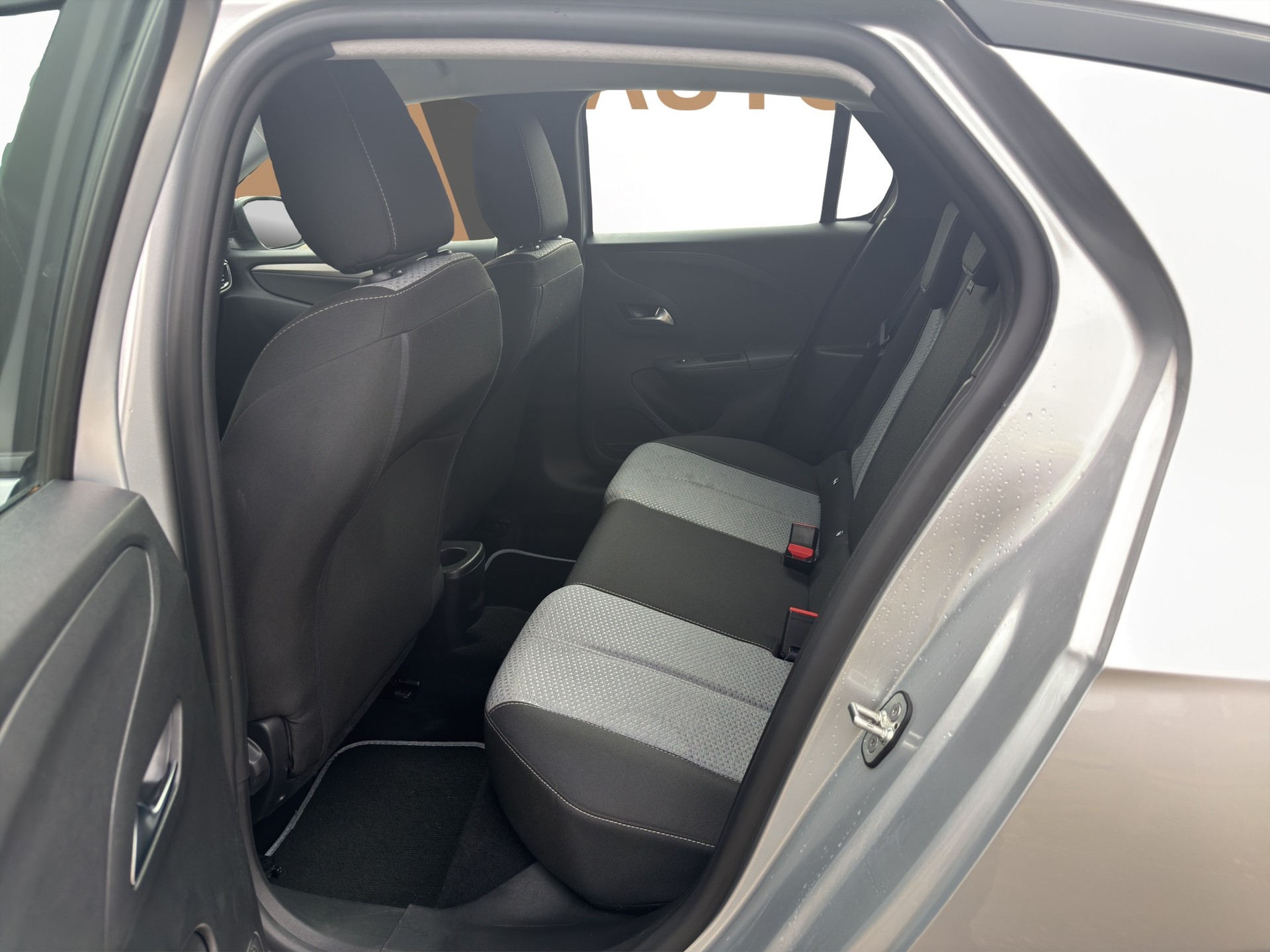 OPEL Corsa 1.2 T Edition Automat-image-12