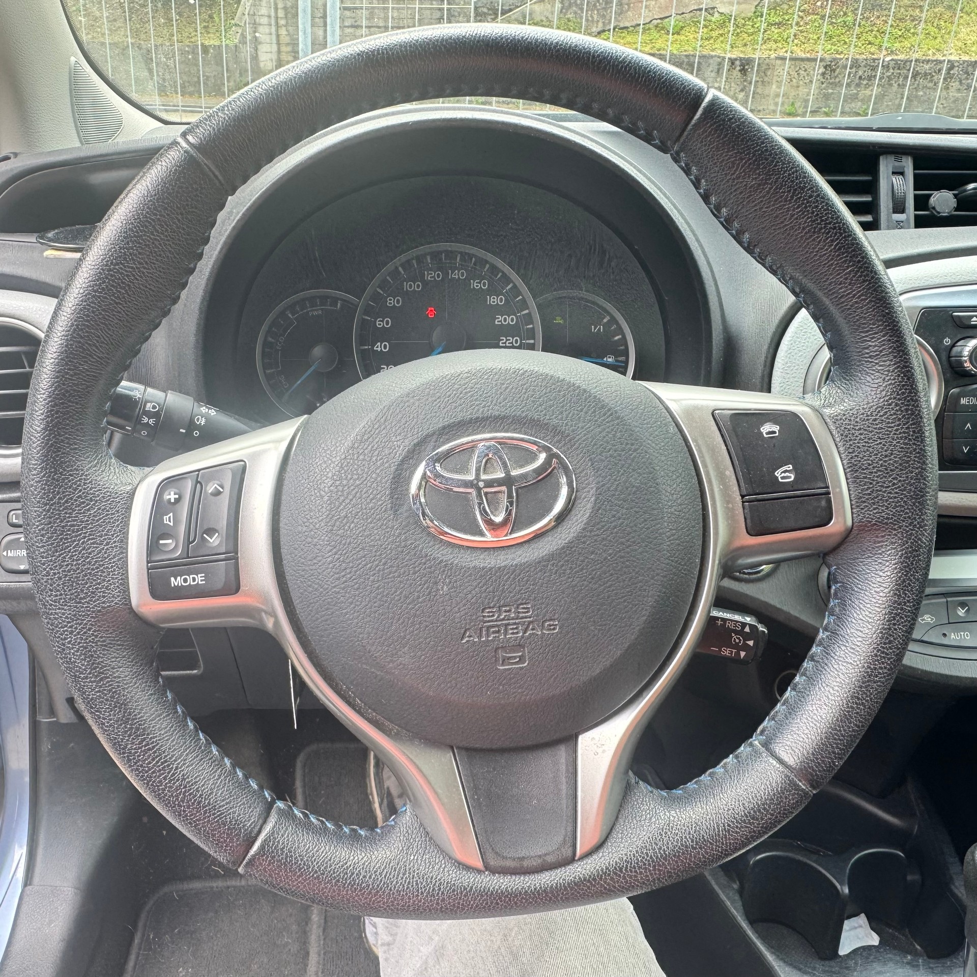 TOYOTA Yaris 1.5 VVT-i Hybrid Luna CVT-image-5