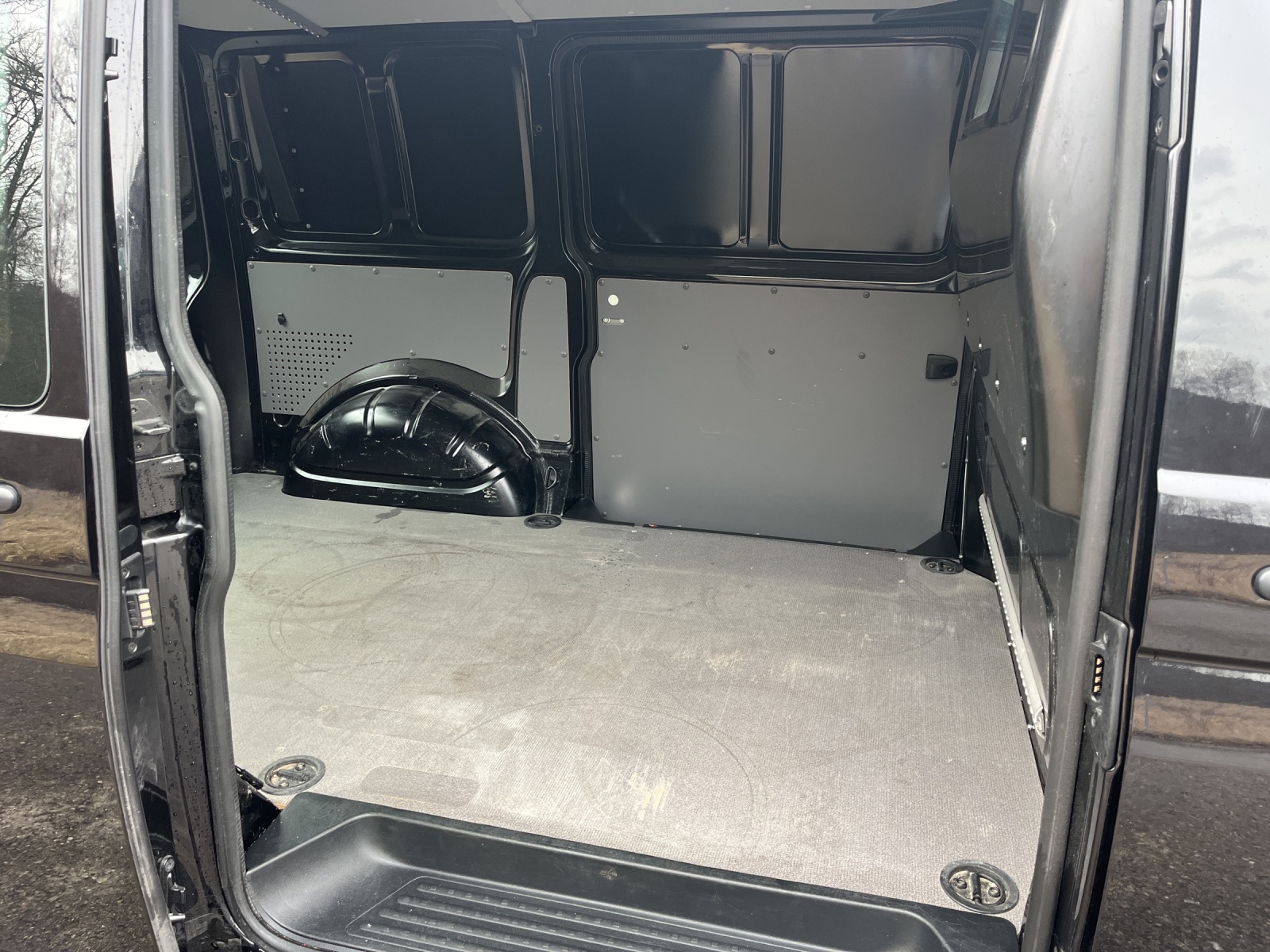 VW T6.1 2.0 TDI DSG-image-11