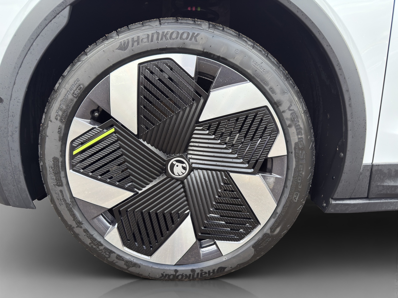 SKODA Elroq RS 4x4-image-14