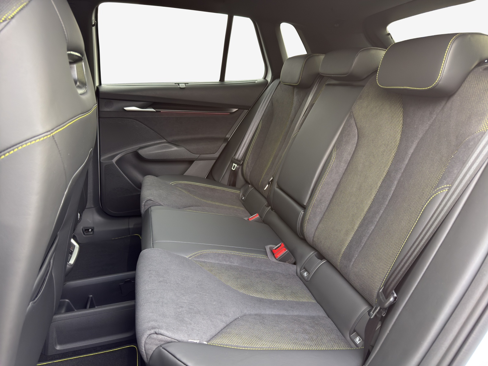 SKODA Elroq RS 4x4-image-11