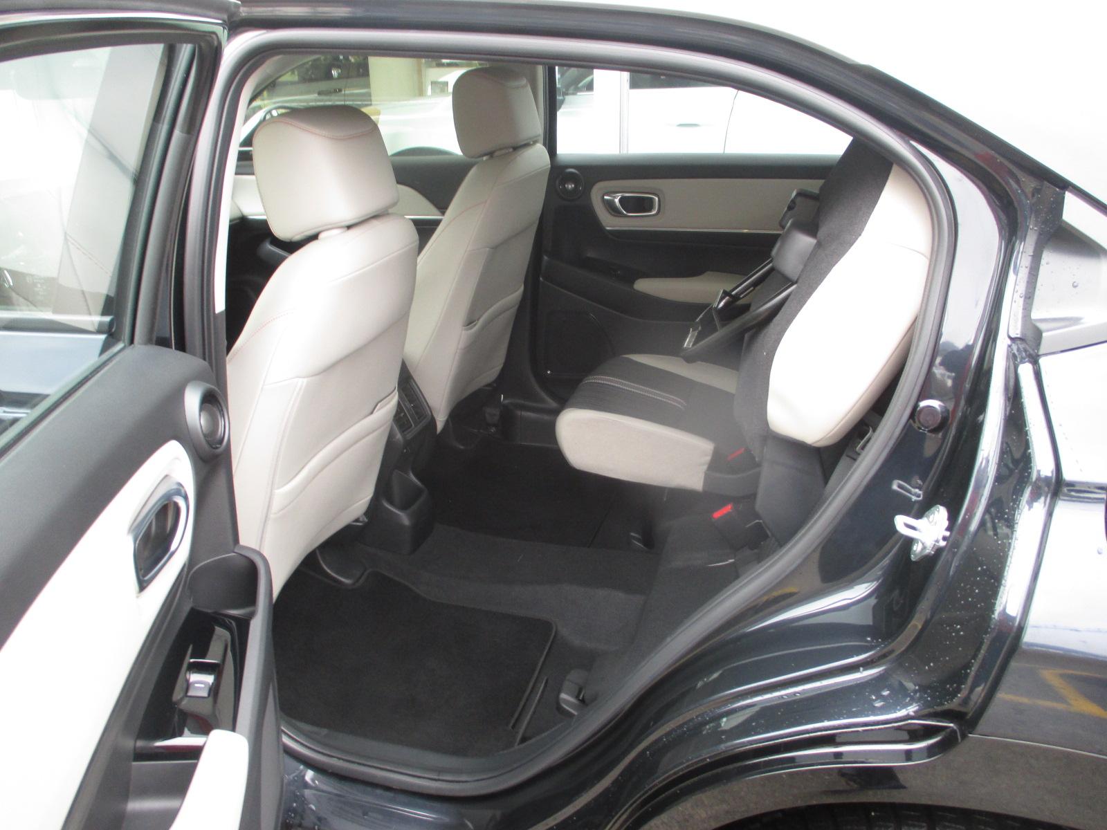 HONDA HR-V 1.5 i-MMD Advance Style - selbstladender Vollhybrid (ohne an die Steckdose zu müssen)-image-24