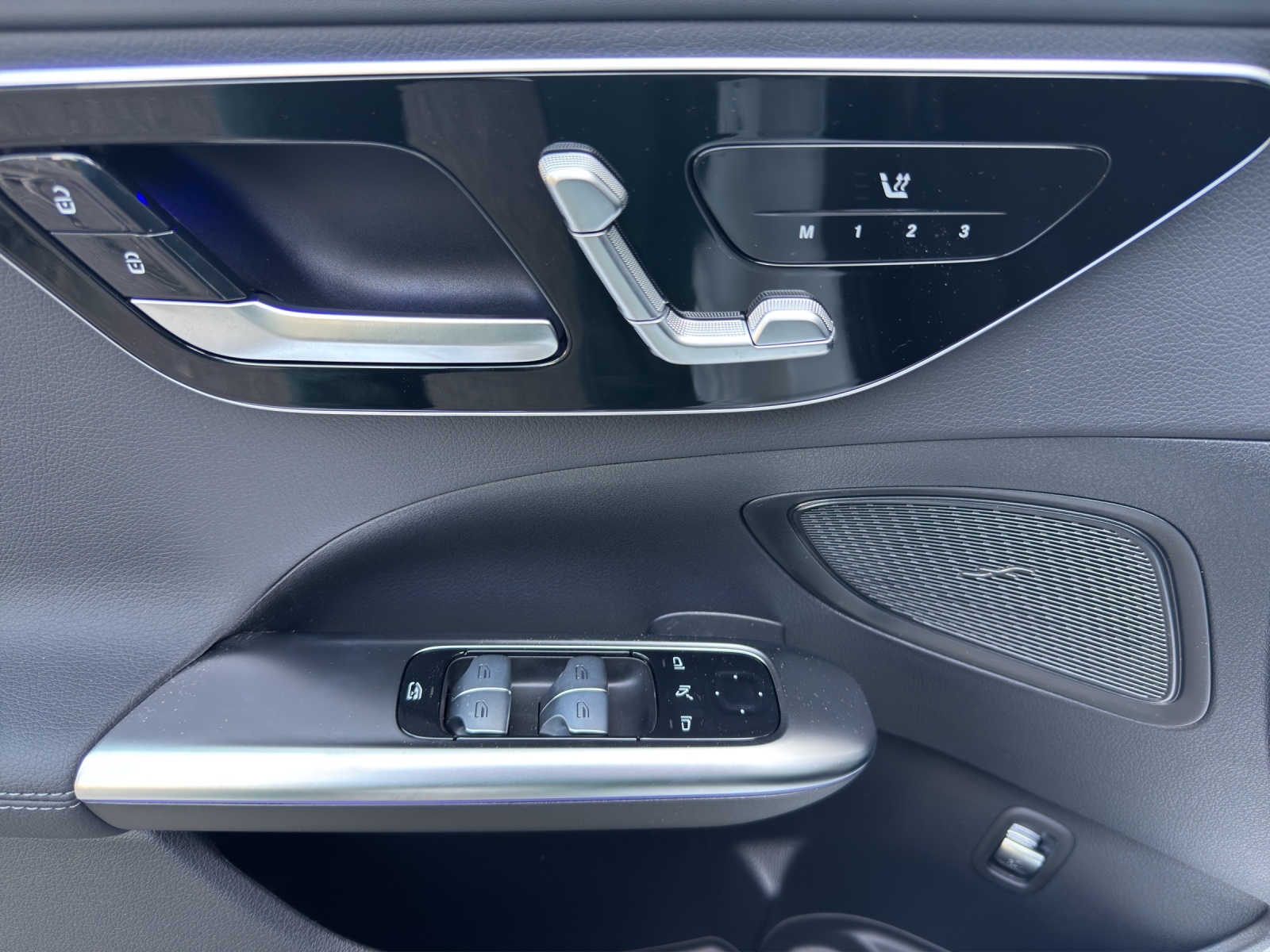 MERCEDES-BENZ C 300 T 4 Matic-image-11