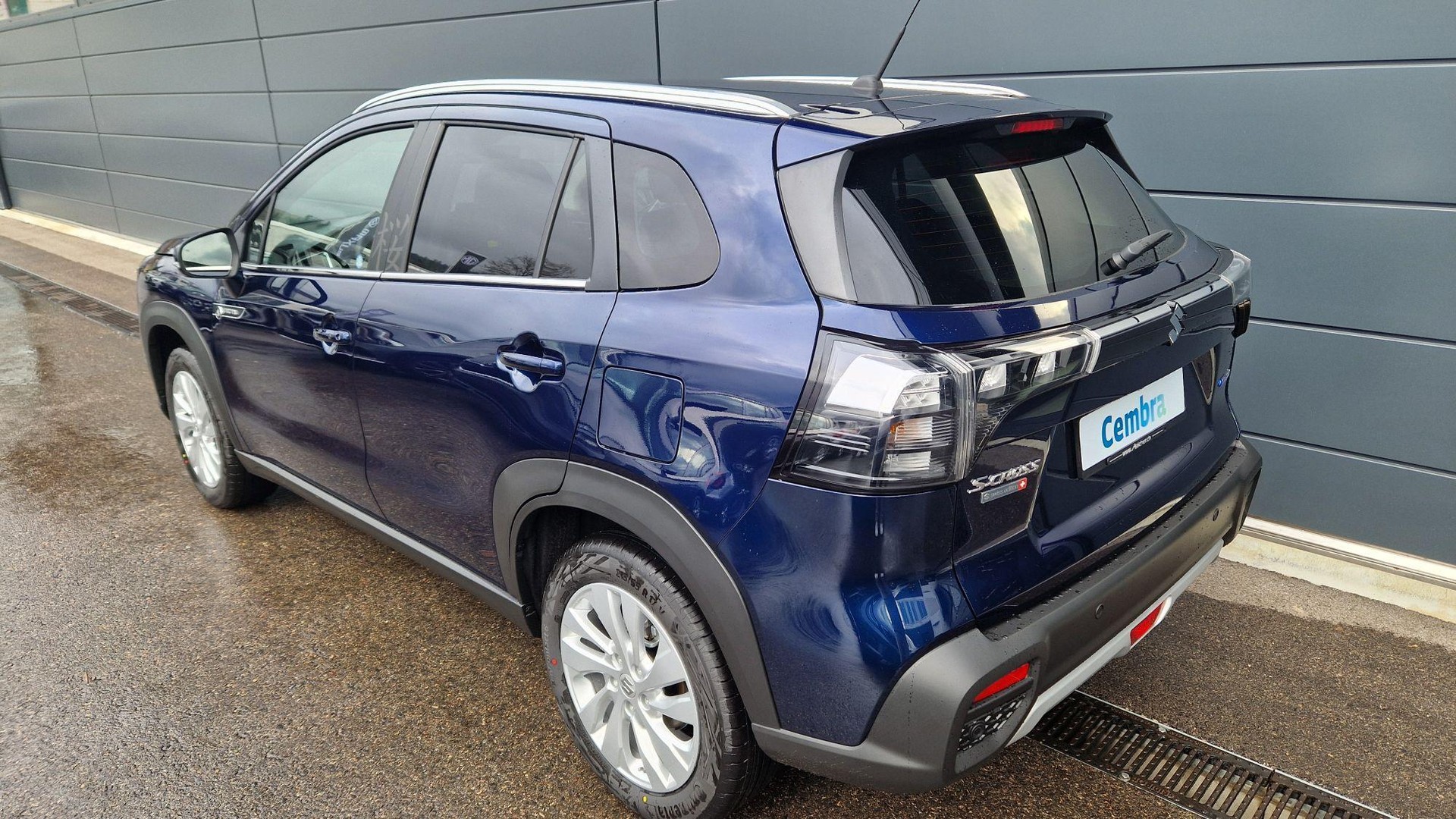 SUZUKI S-Cross 1.4 T Sakura Hybrid 4x4-image-2