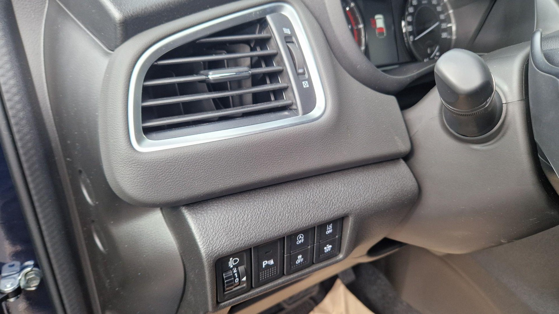 SUZUKI S-Cross 1.4 T Sakura Hybrid 4x4-image-7
