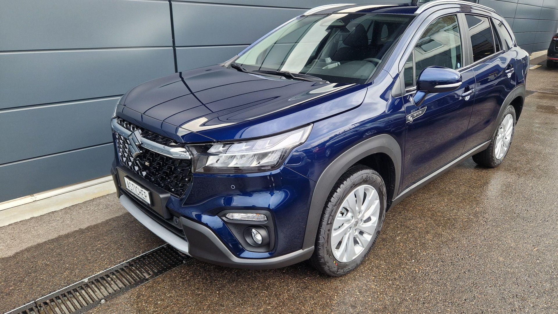 SUZUKI S-Cross 1.4 T Sakura Hybrid 4x4-image-0