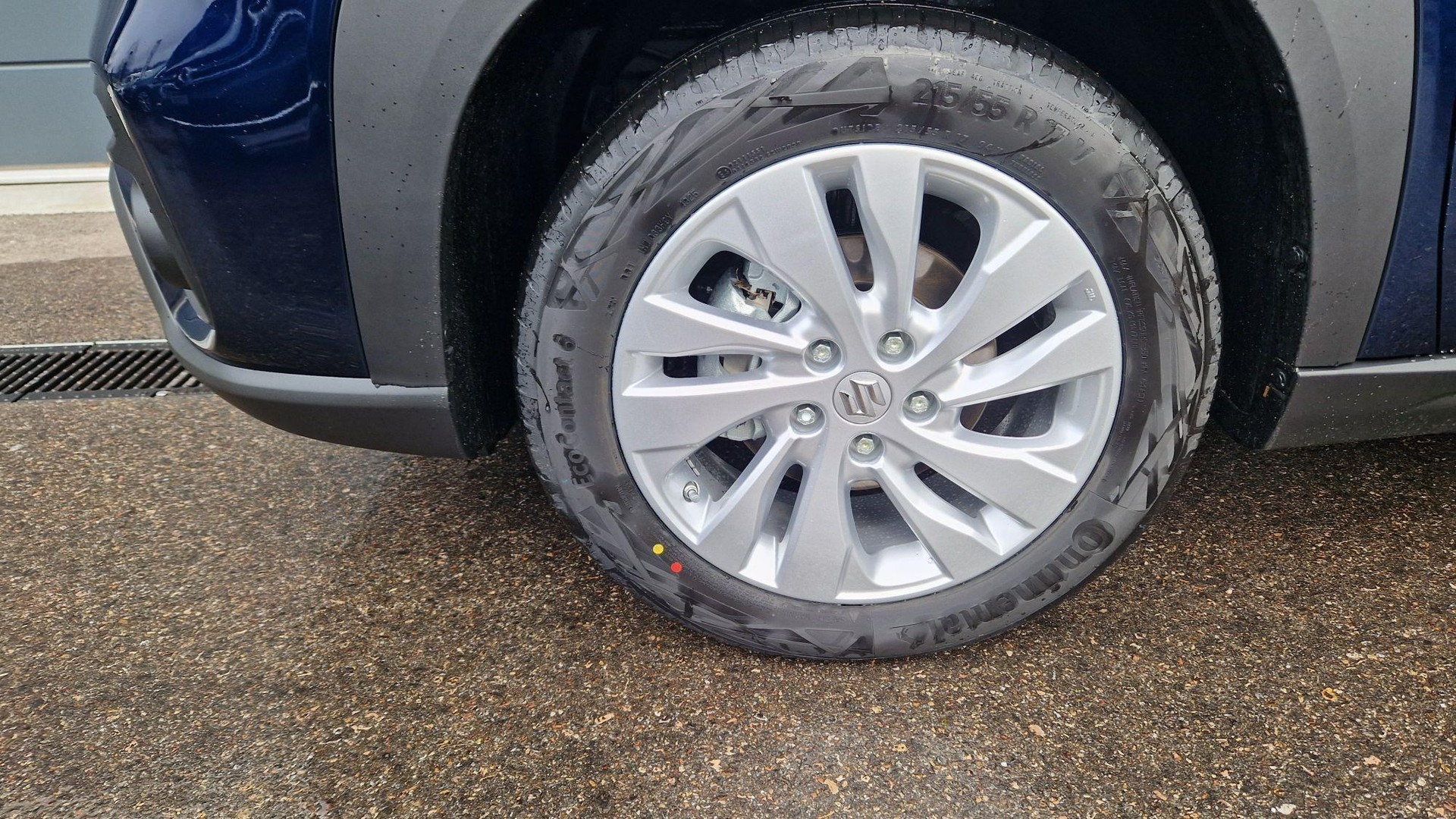 SUZUKI S-Cross 1.4 T Sakura Hybrid 4x4-image-5