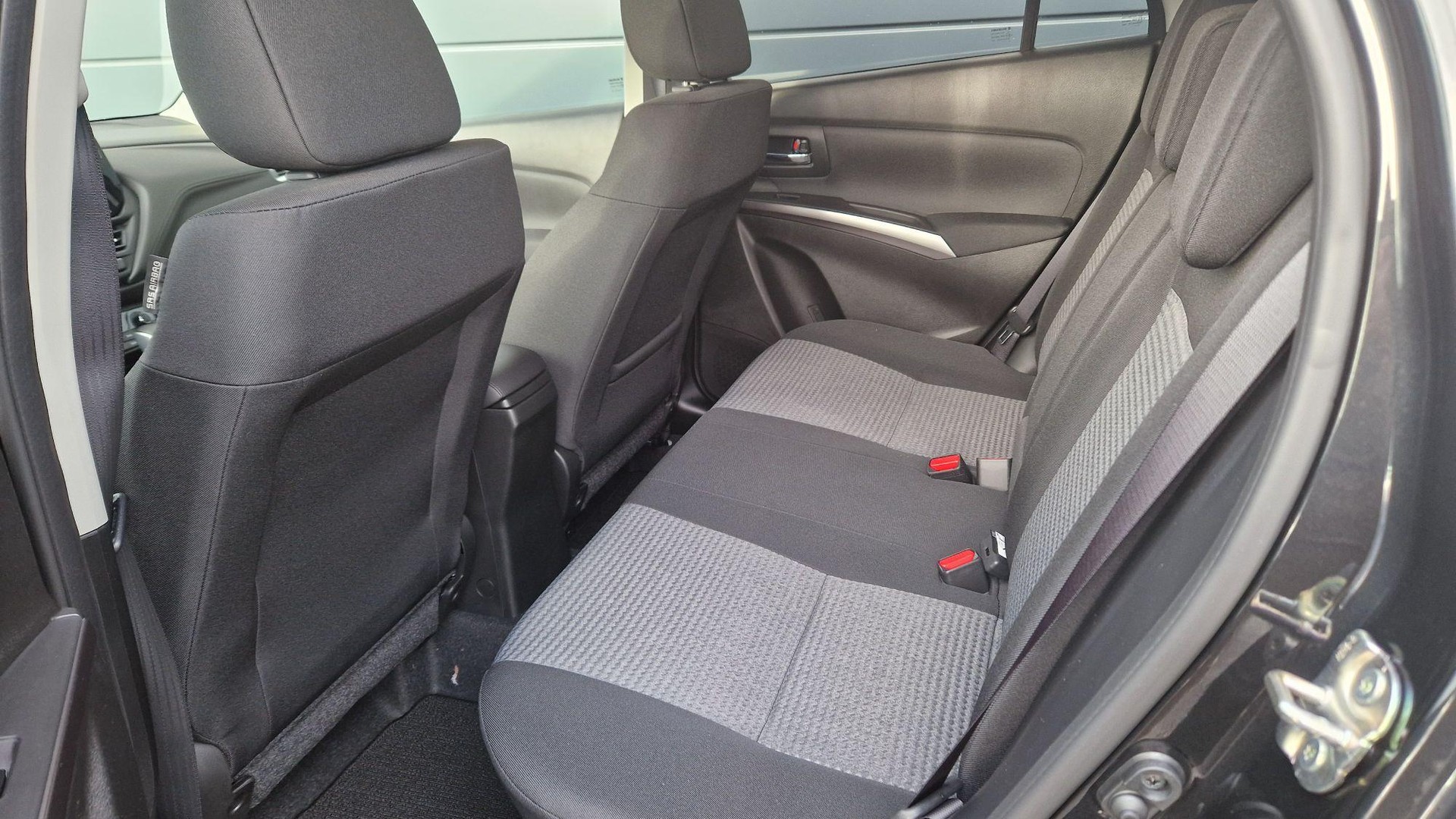 SUZUKI S-Cross 1.4 T Sakura Hybrid 4x4-image-7
