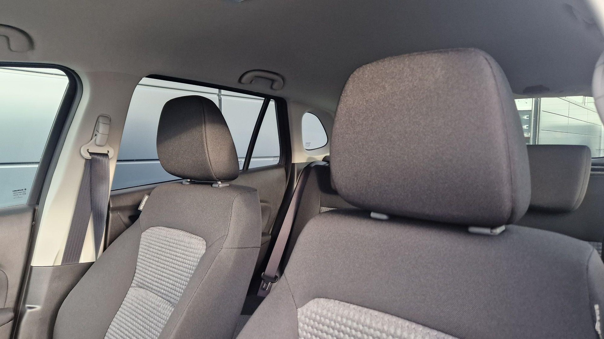 SUZUKI S-Cross 1.4 T Sakura Hybrid 4x4-image-6
