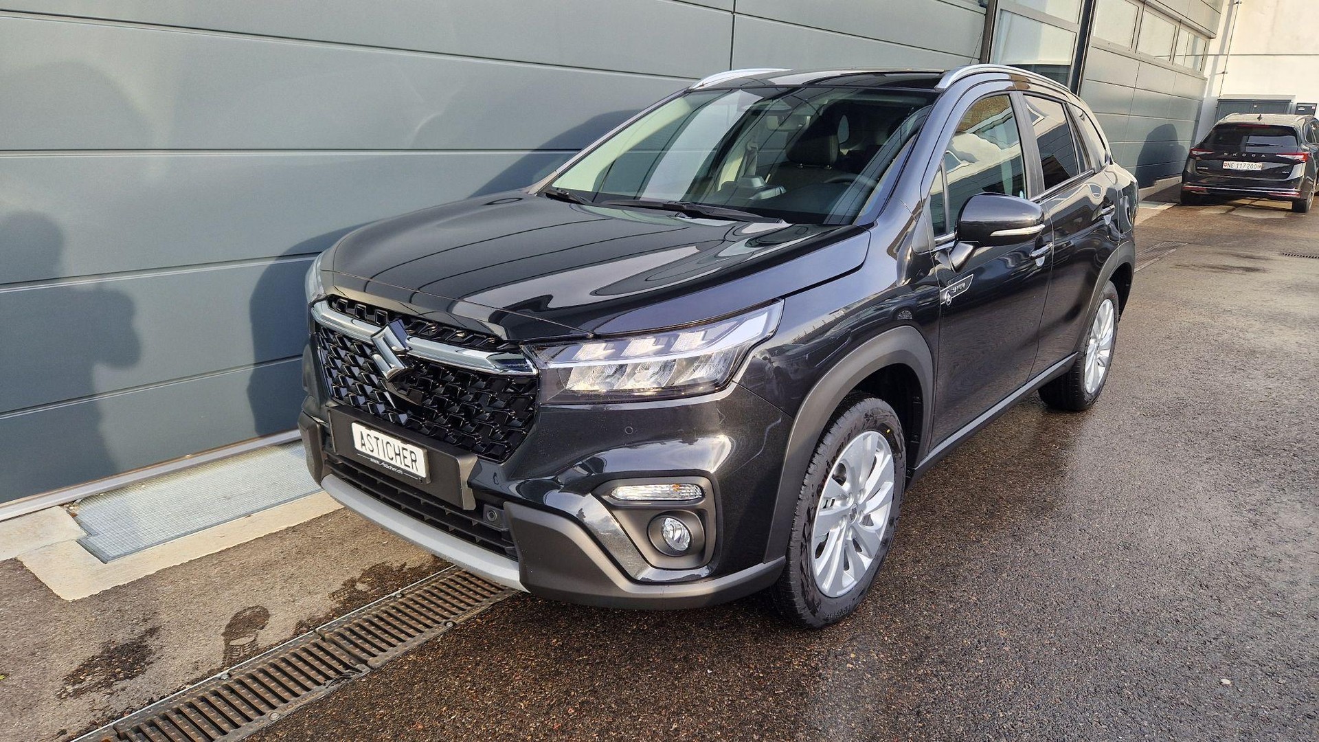 SUZUKI S-Cross 1.4 T Sakura Hybrid 4x4-image-0