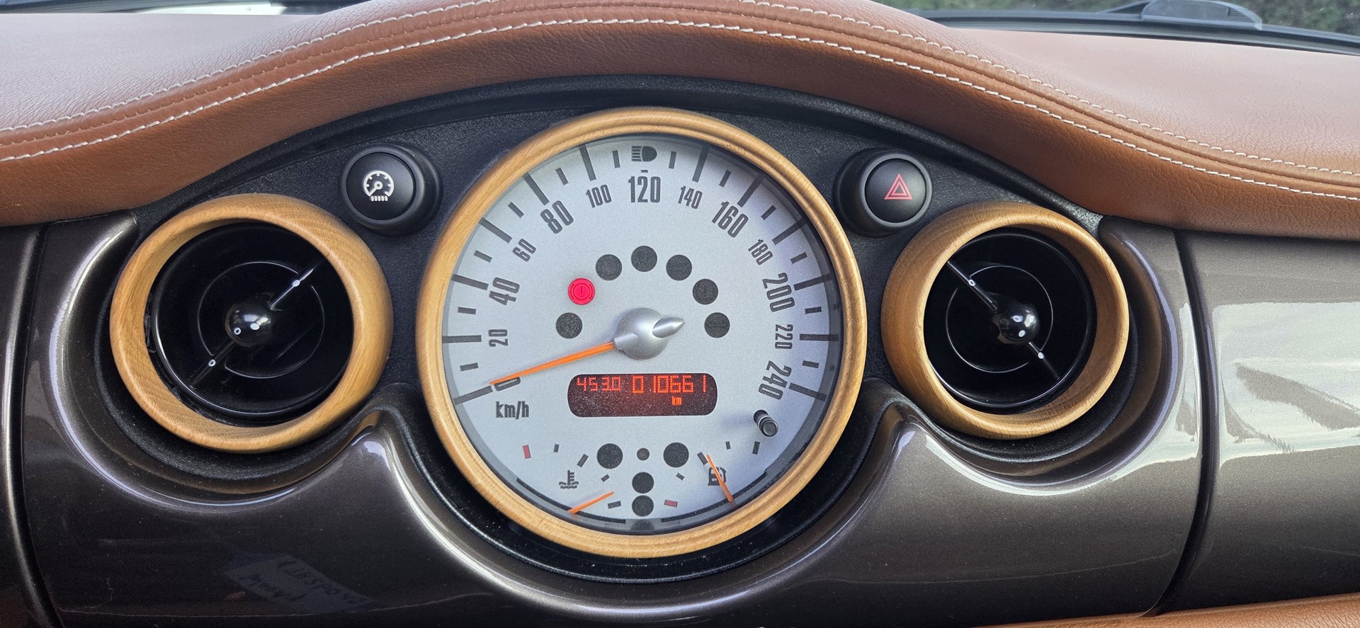 MINI Cooper-image-3