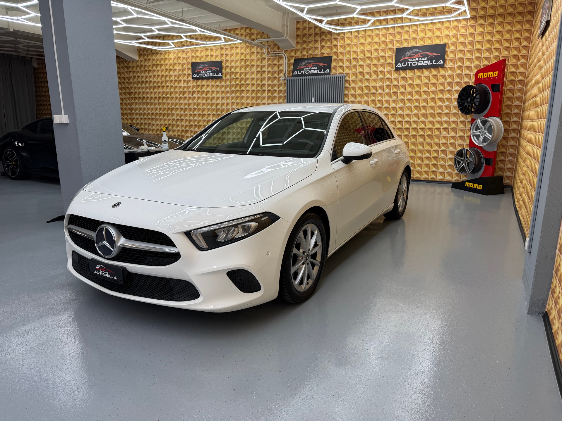 MERCEDES-BENZ A 180 d Style 7G-DCT-image-1