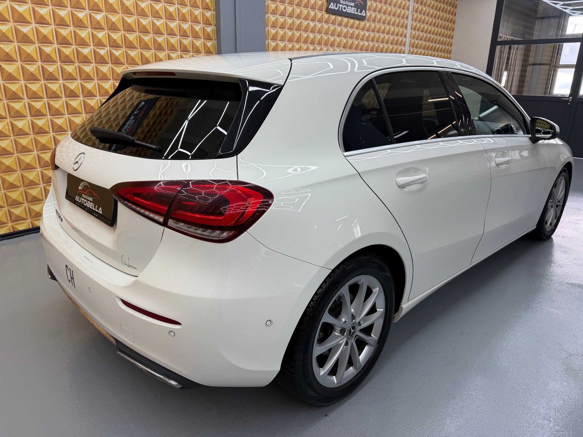 MERCEDES-BENZ A 180 d Style 7G-DCT-image-3