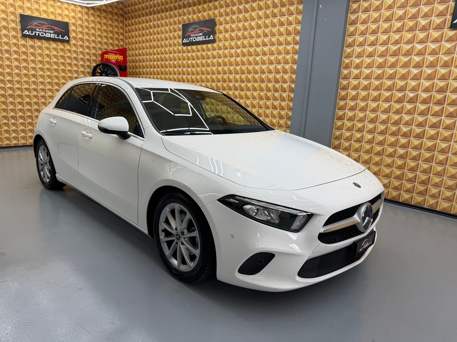 MERCEDES-BENZ A 180 d Style 7G-DCT-image-2