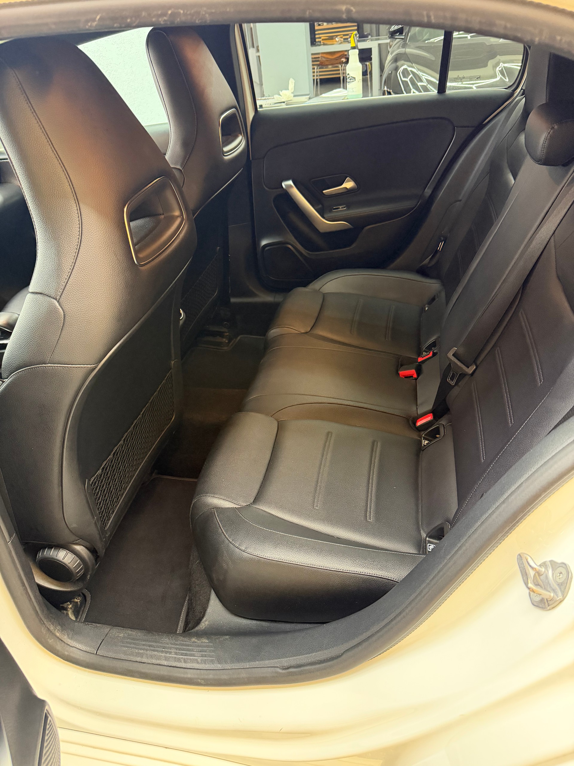 MERCEDES-BENZ A 180 d Style 7G-DCT-image-9