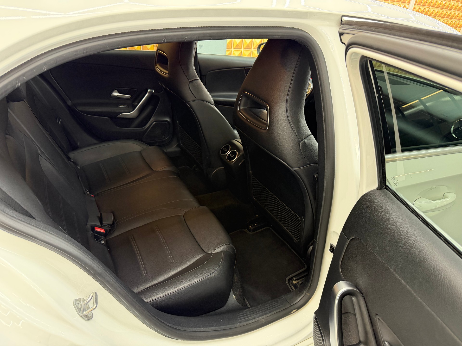 MERCEDES-BENZ A 180 d Style 7G-DCT-image-12