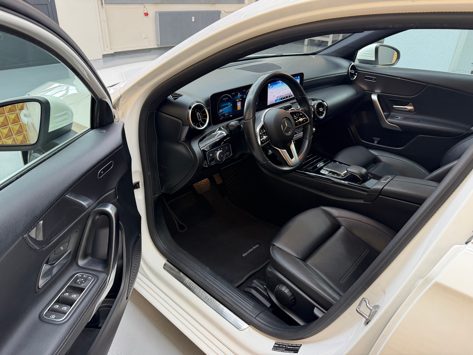 MERCEDES-BENZ A 180 d Style 7G-DCT-image-7