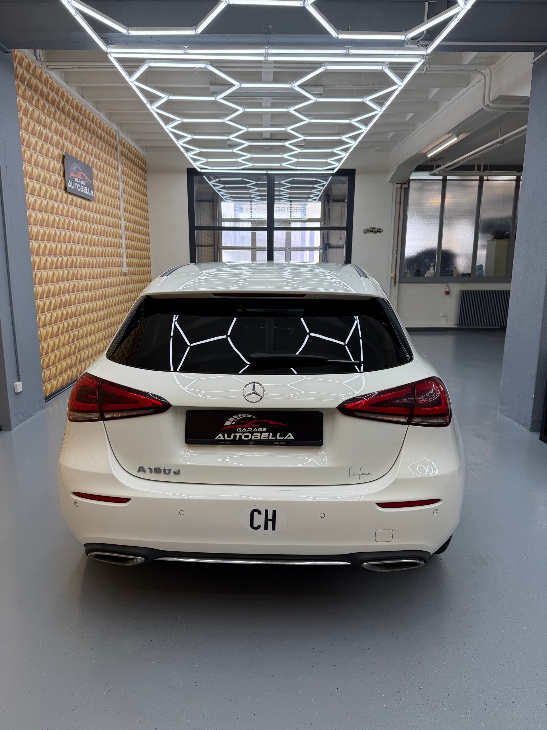 MERCEDES-BENZ A 180 d Style 7G-DCT-image-4