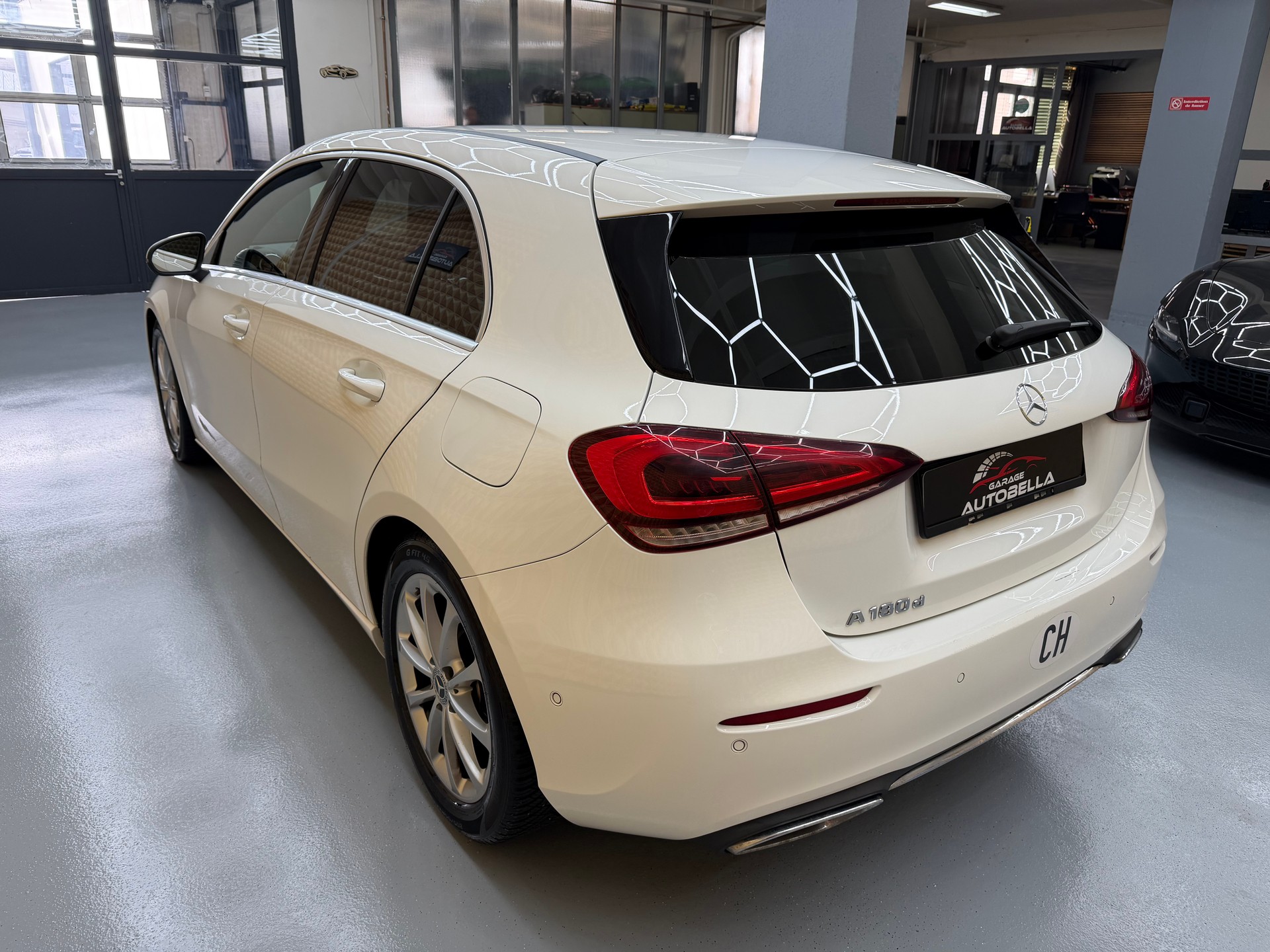 MERCEDES-BENZ A 180 d Style 7G-DCT-image-5