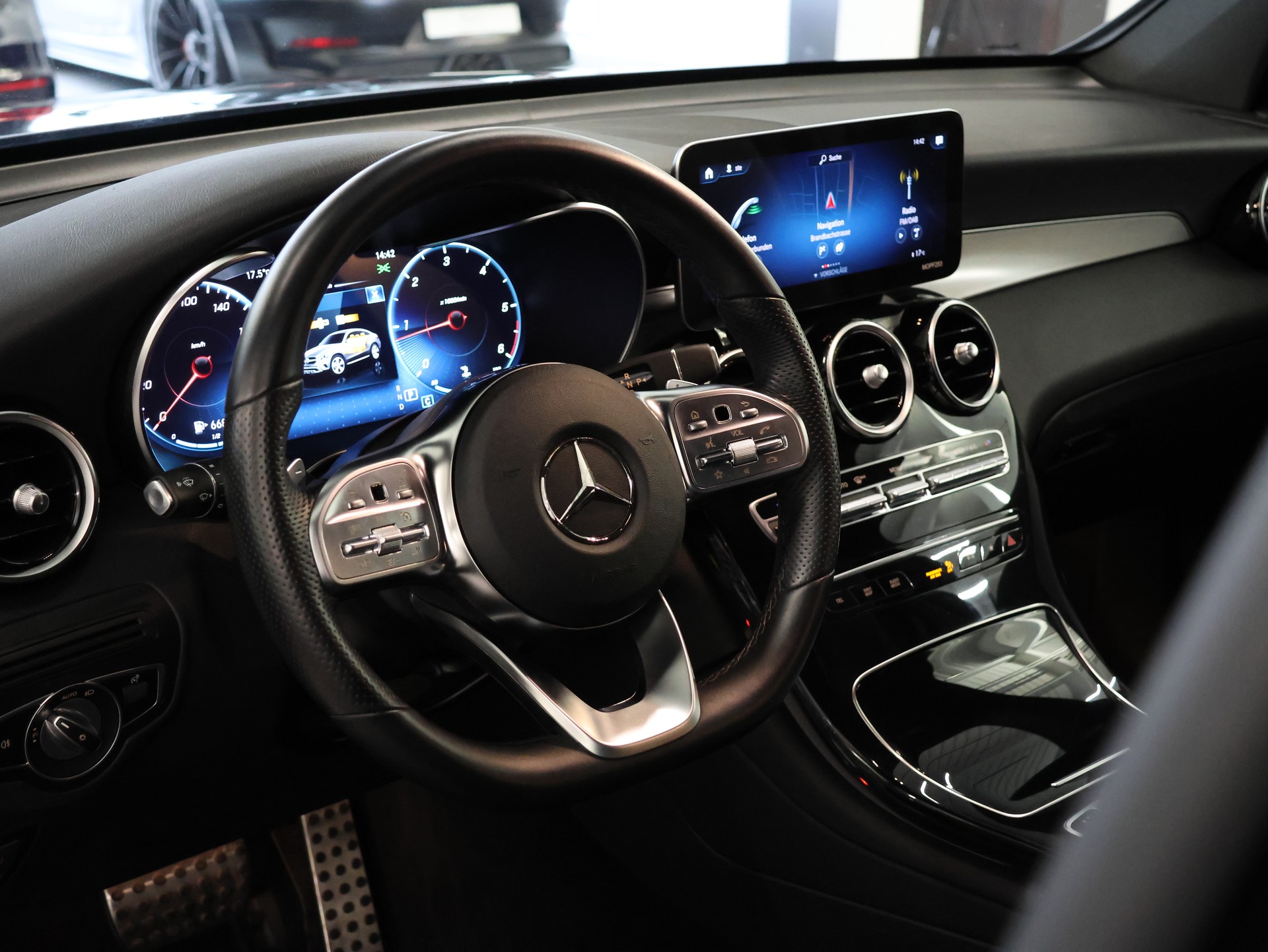 MERCEDES-BENZ GLC Coupé 220 d AMG Line 4Matic 9G-Tronic *AMG Line* *360 Kamera* *Top Ausstattung*-image-17
