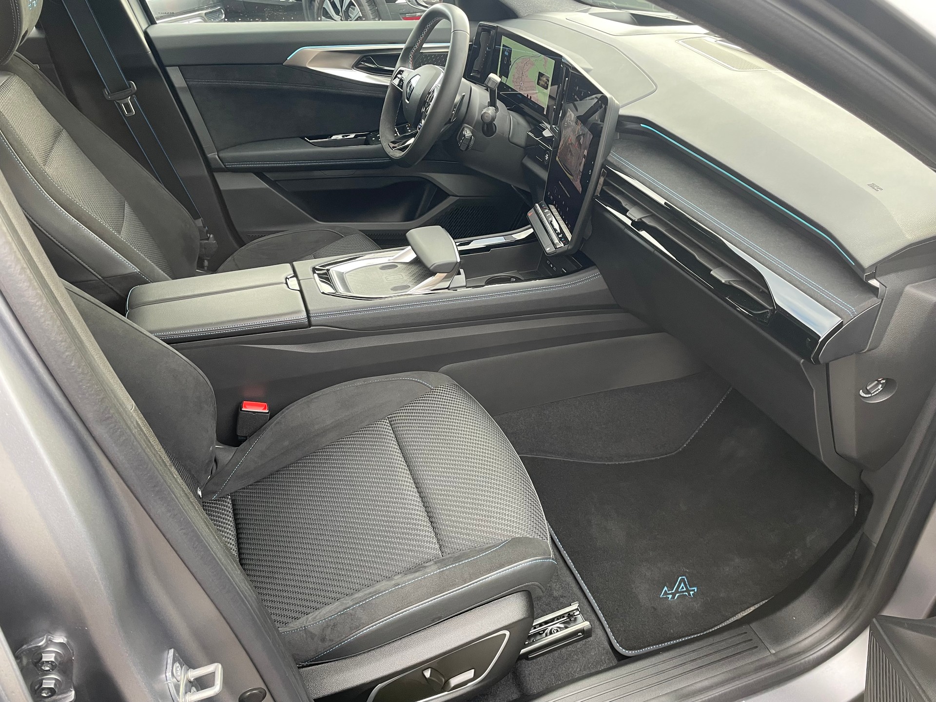 RENAULT Espace 1.2 E-Tech 200 Esprit Alpine 7-Sitze-image-6