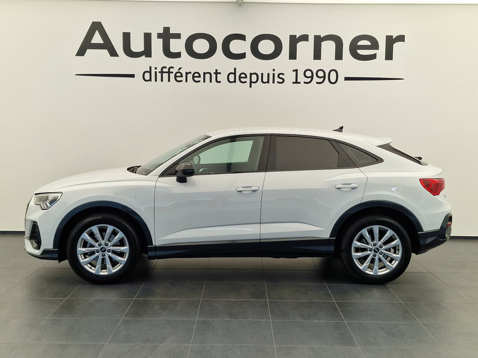 AUDI Q3 Sportback 35 TFSI Attraction S-tronic-image-1