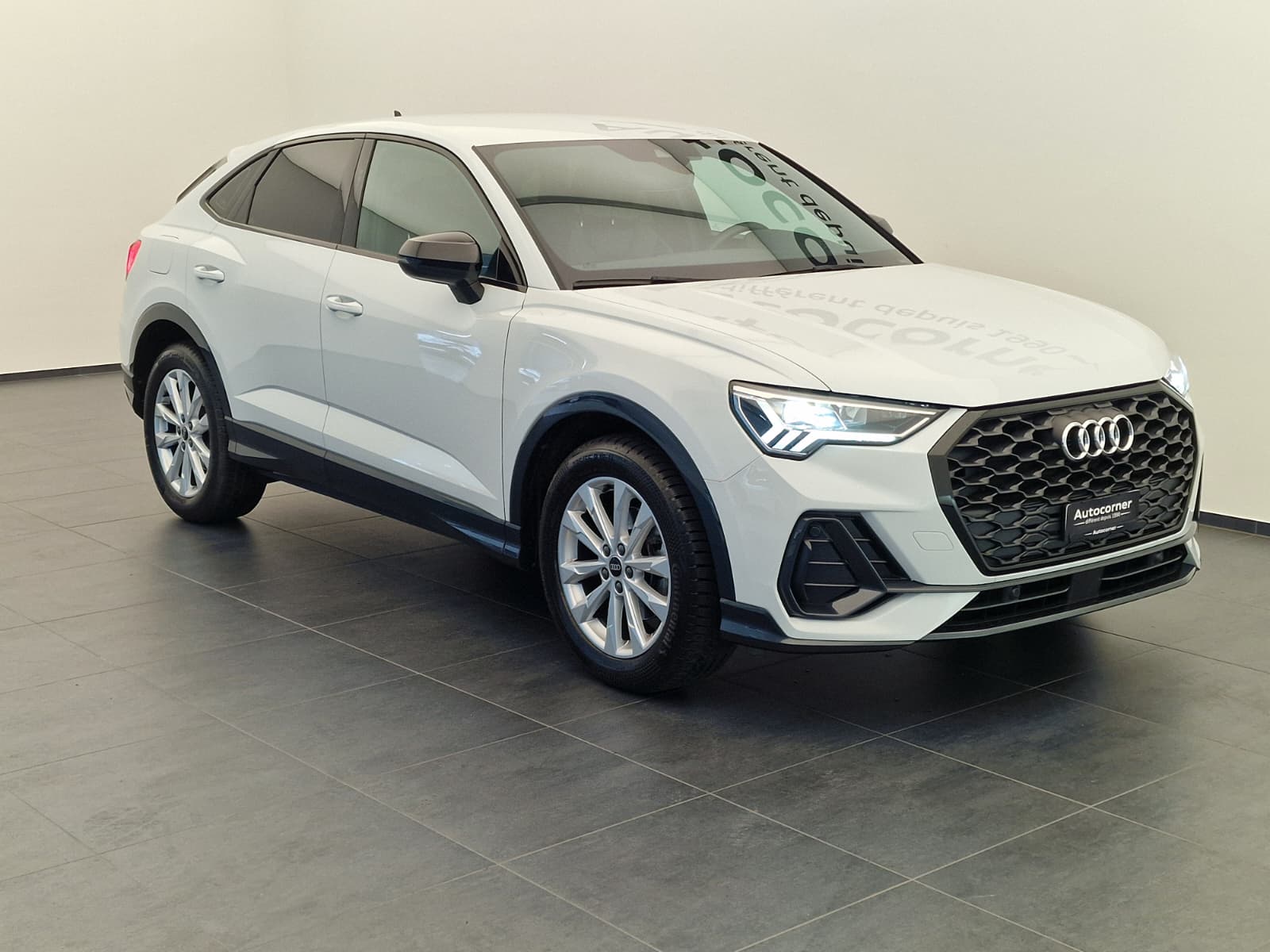 AUDI Q3 Sportback 35 TFSI Attraction S-tronic-image-4