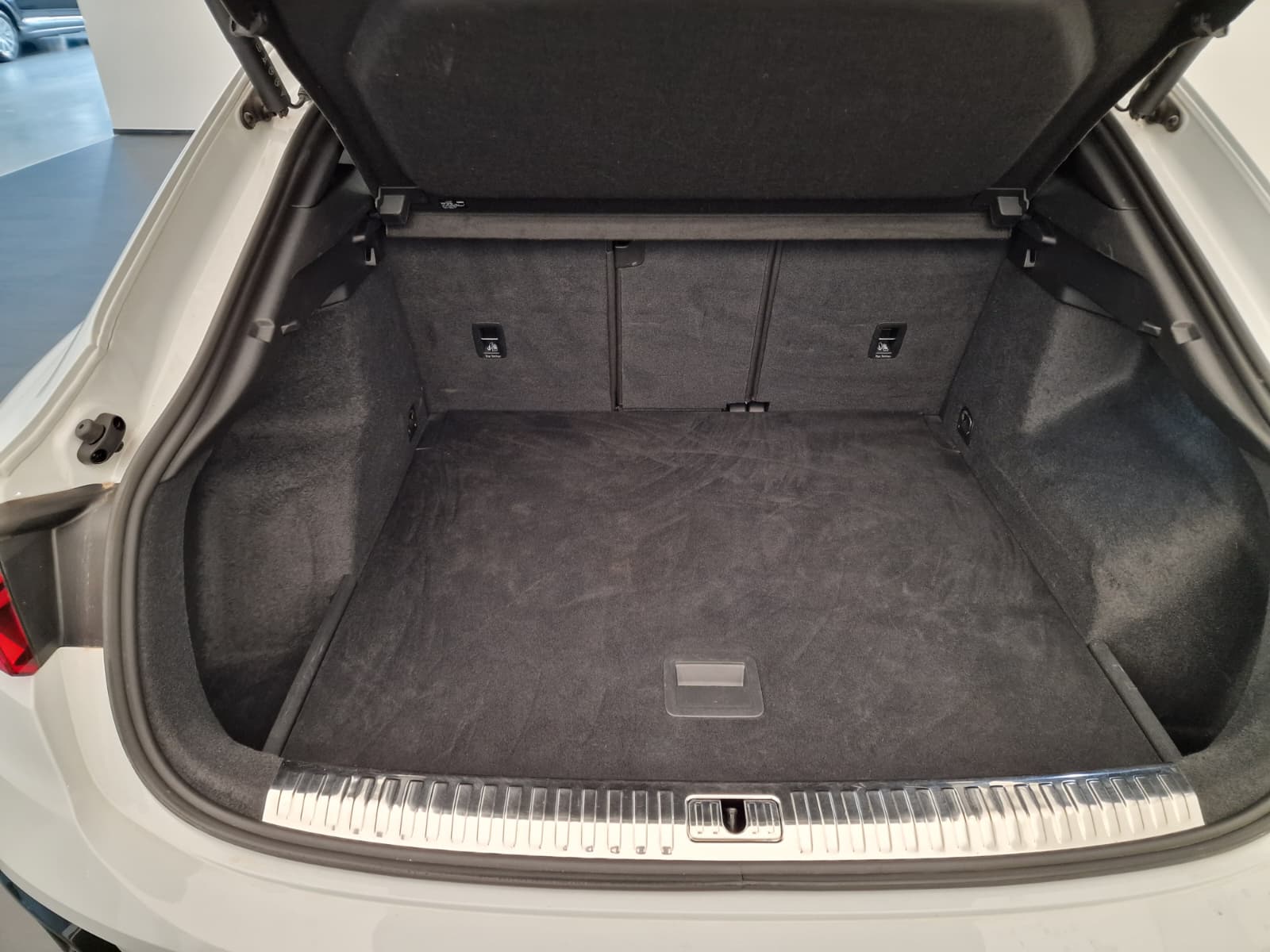 AUDI Q3 Sportback 35 TFSI Attraction S-tronic-image-14
