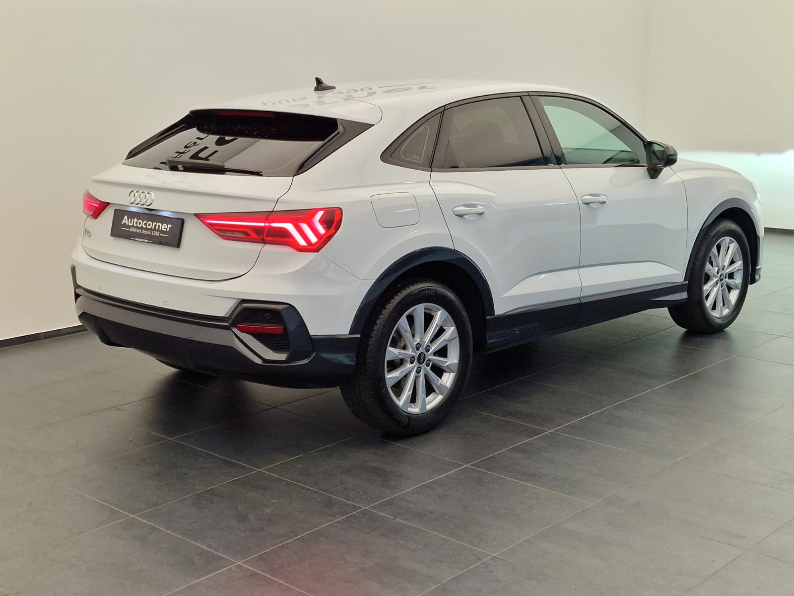 AUDI Q3 Sportback 35 TFSI Attraction S-tronic-image-8