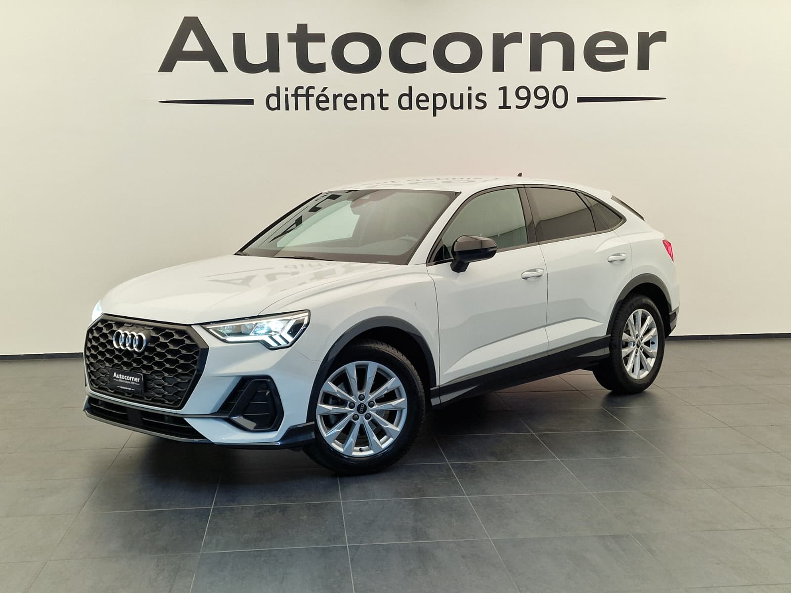 AUDI Q3 Sportback 35 TFSI Attraction S-tronic-image-0