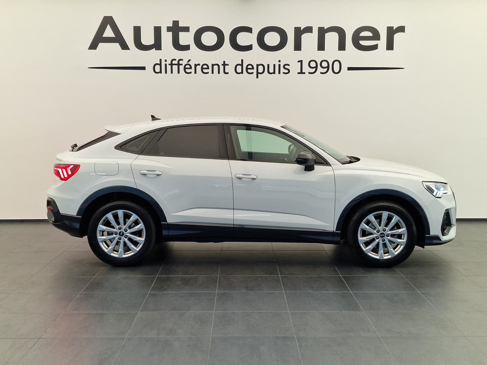 AUDI Q3 Sportback 35 TFSI Attraction S-tronic-image-5