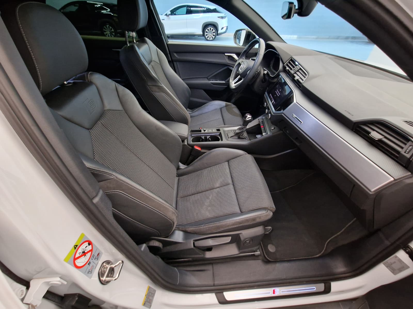 AUDI Q3 Sportback 35 TFSI Attraction S-tronic-image-11