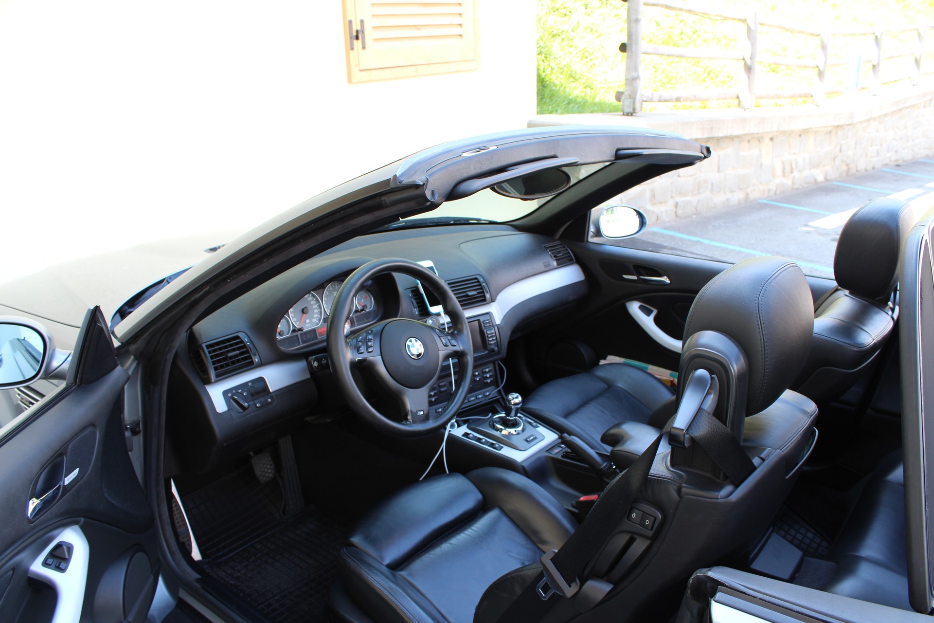 BMW M3 Cabriolet-image-2