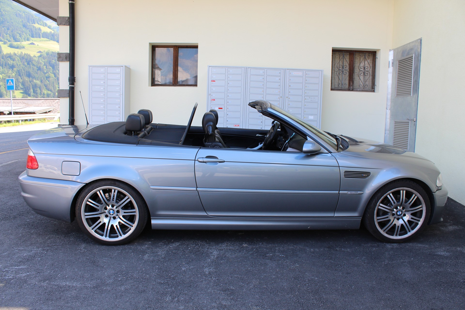 BMW M3 Cabriolet-image-3
