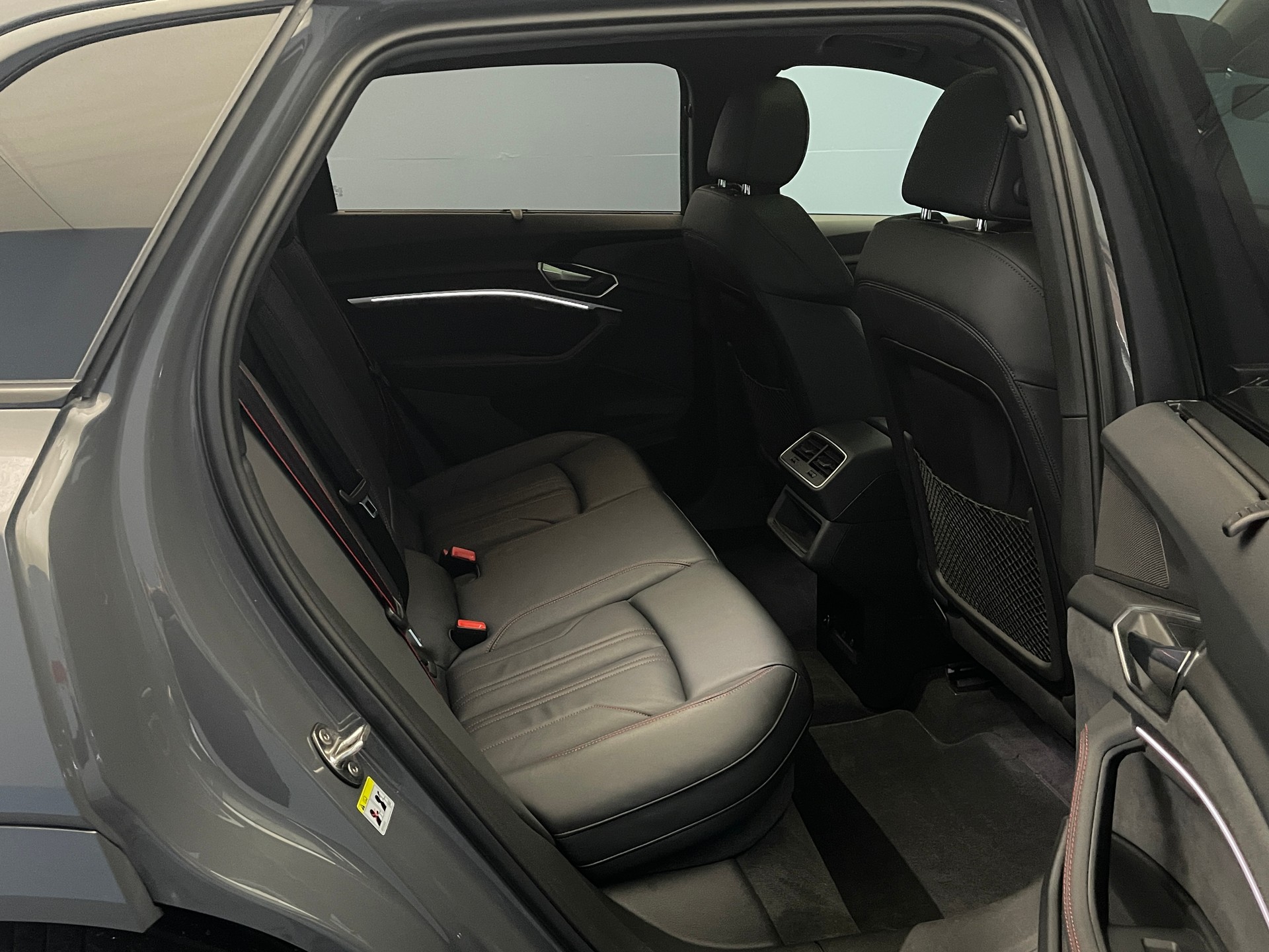 AUDI Q8 e-tron 50 S Line quattro-image-11