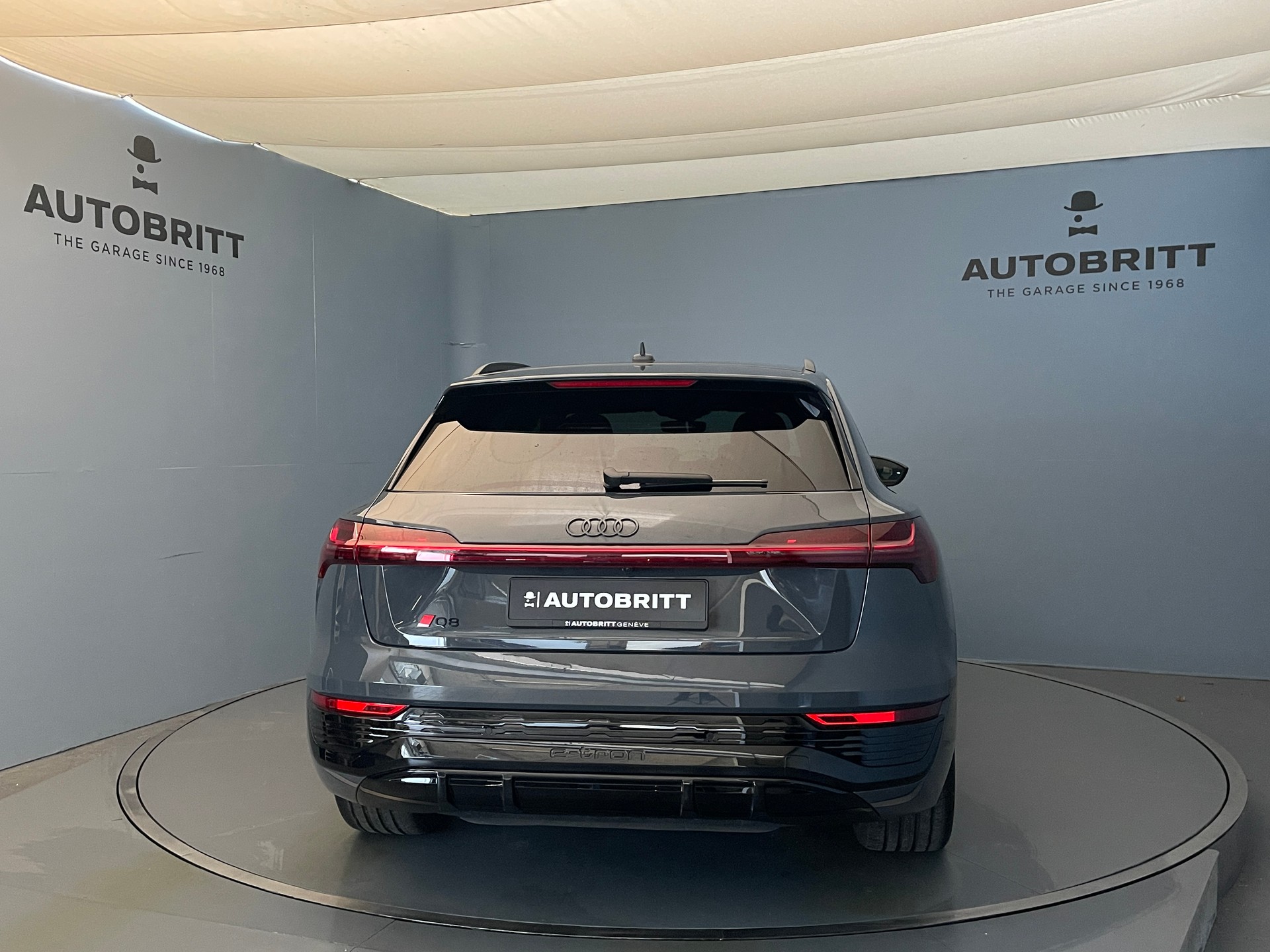 AUDI Q8 e-tron 50 S Line quattro-image-4
