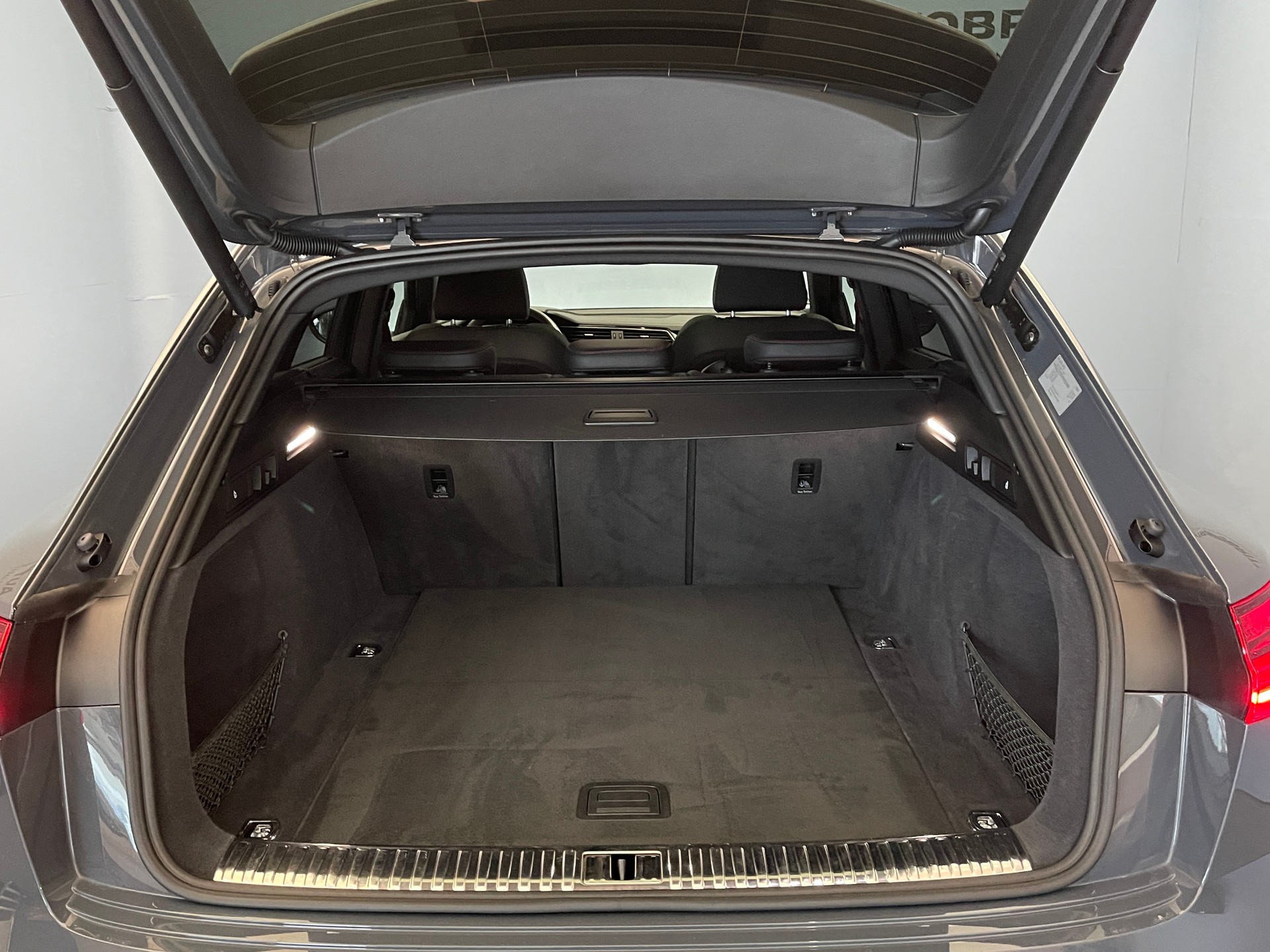 AUDI Q8 e-tron 50 S Line quattro-image-12