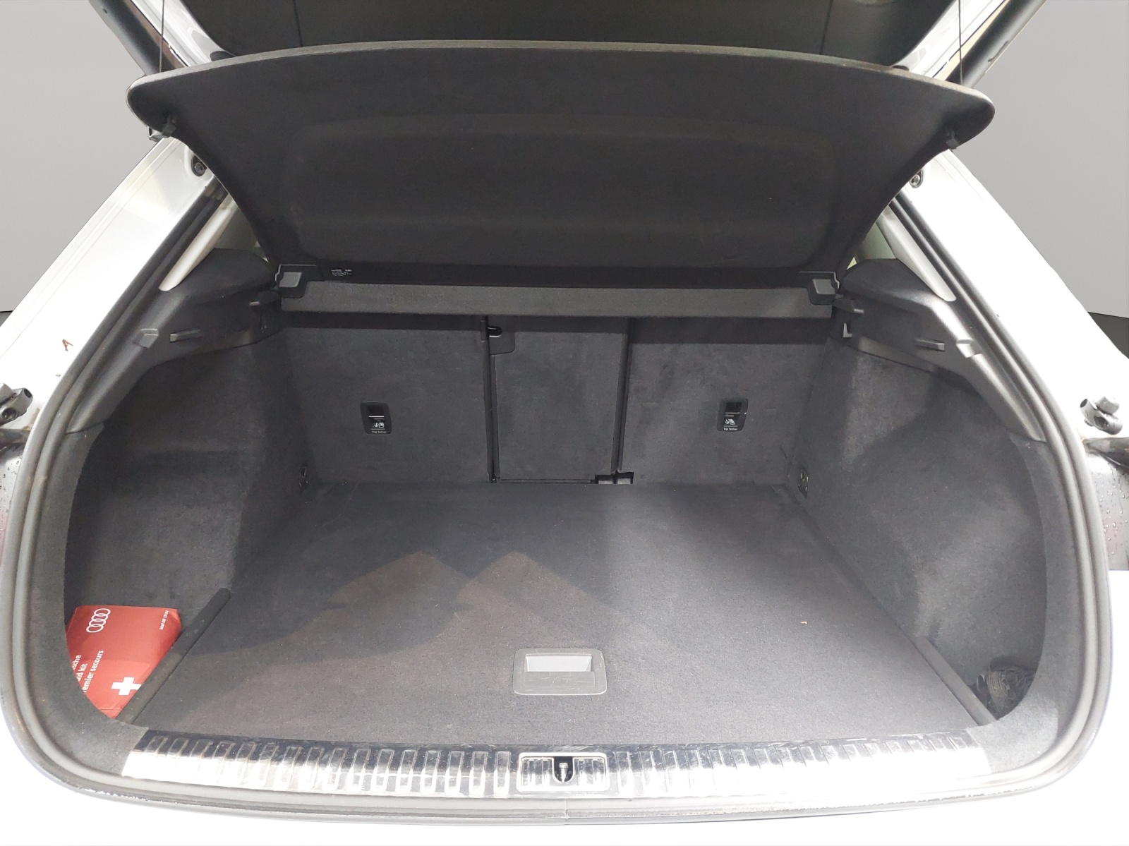AUDI Q3 35 TDI S line quattro S-tronic-image-10