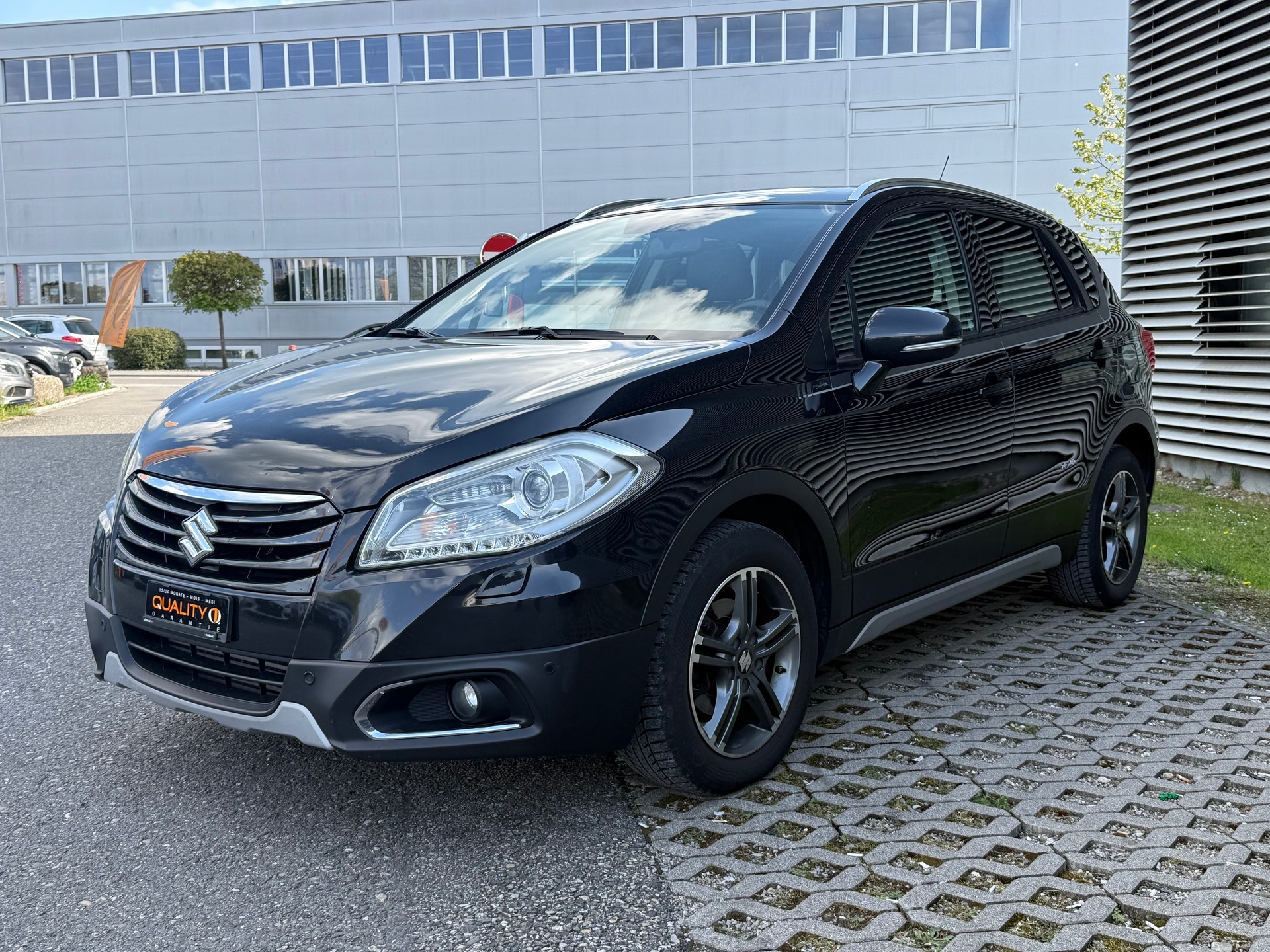 SUZUKI SX4 S-Cross 1.6 TD Compact Top 4WD TCSS-image-2