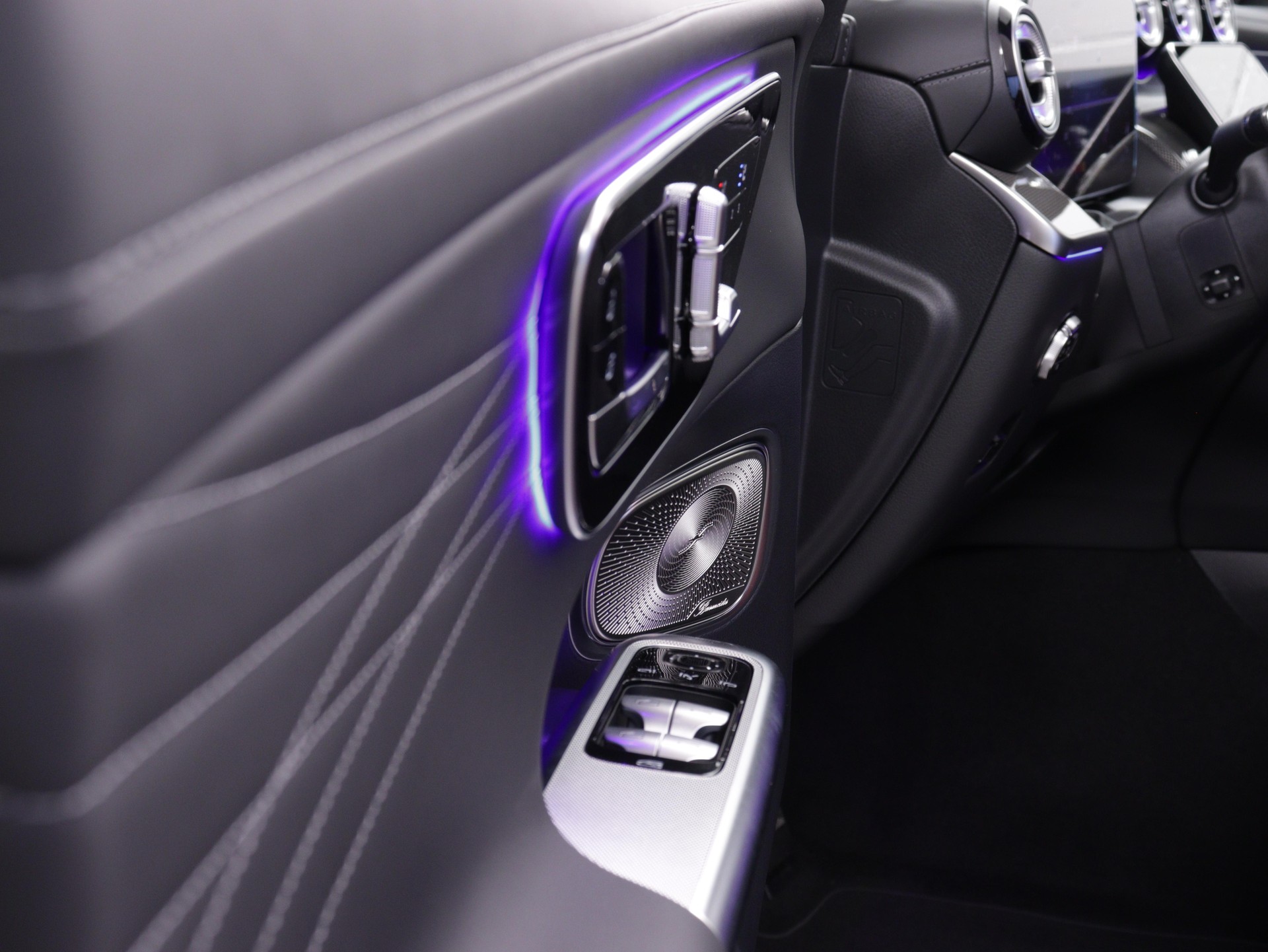 MERCEDES-BENZ GLC 220 d AMG Line 4matic-image-8
